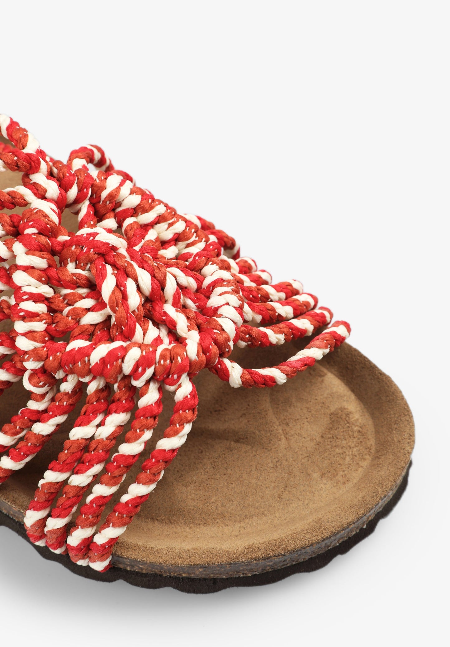 SANDÁLIAS RASAS COM PORMENOR DE CORDAS