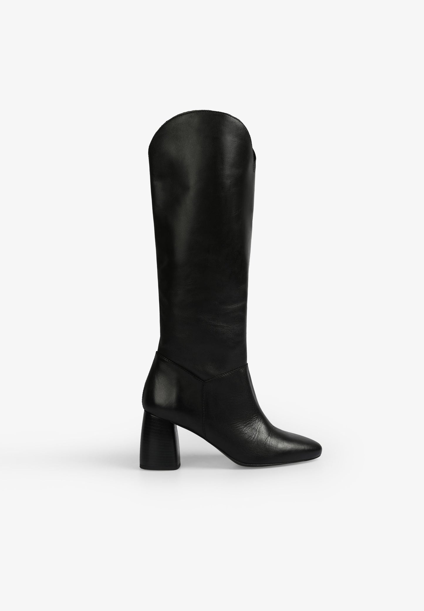 BOTAS ALTAS COM TACÃO EM PELE