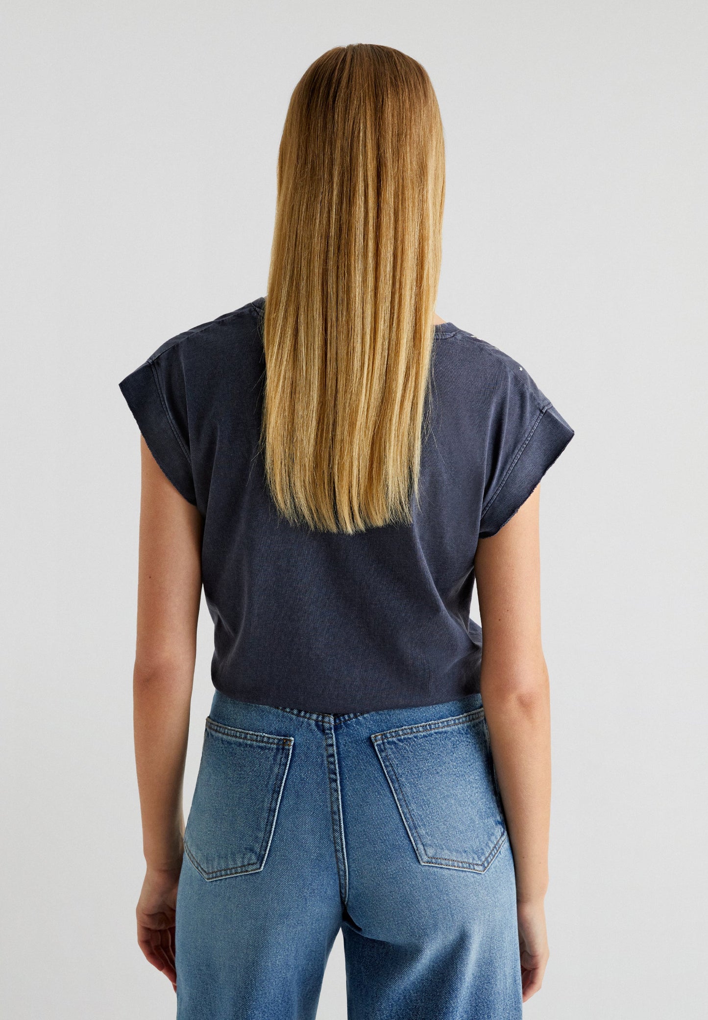 SHOULDER STUDS TEE