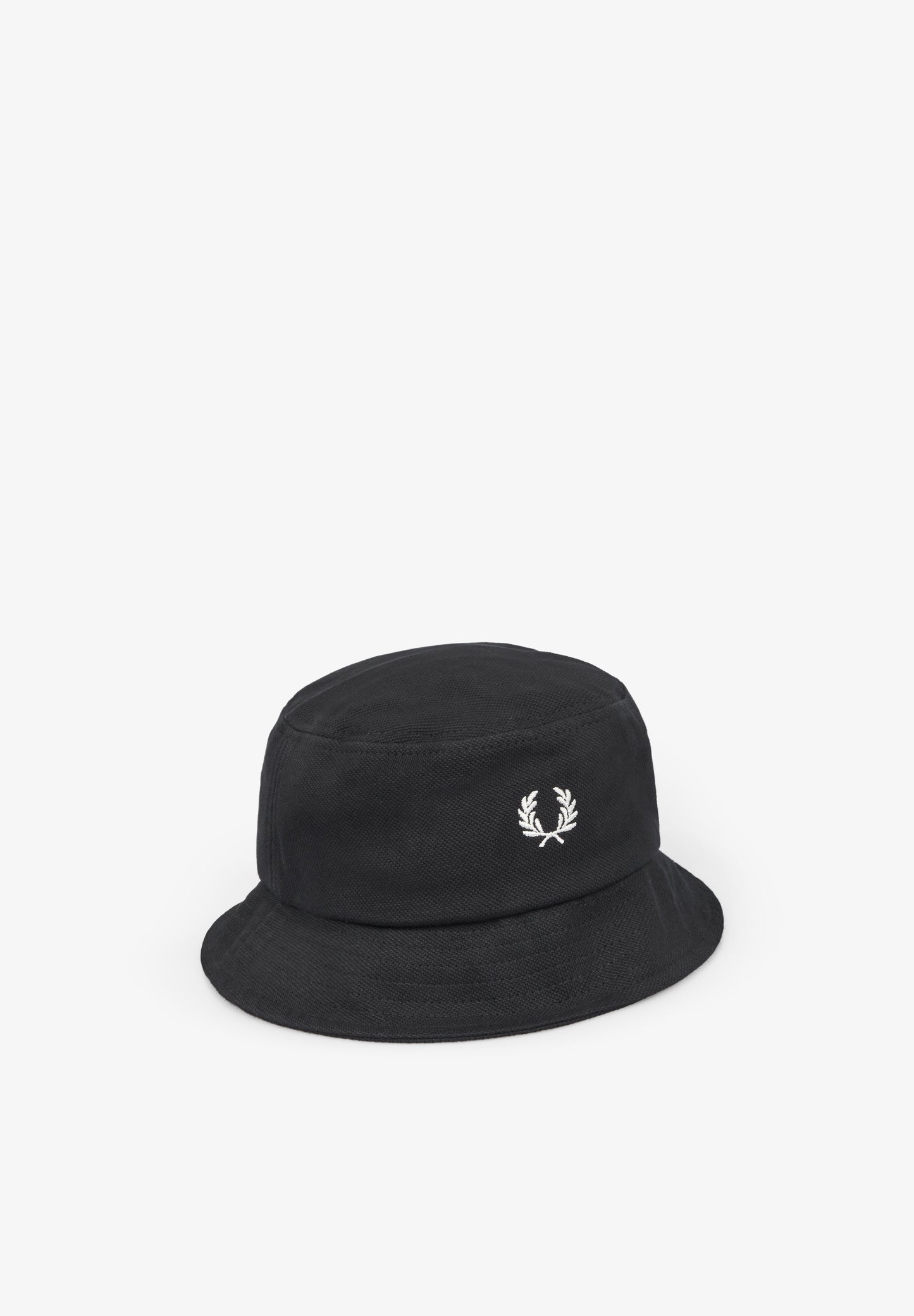 FRED PERRY | GORRO DE PESCADOR PIQUÉ