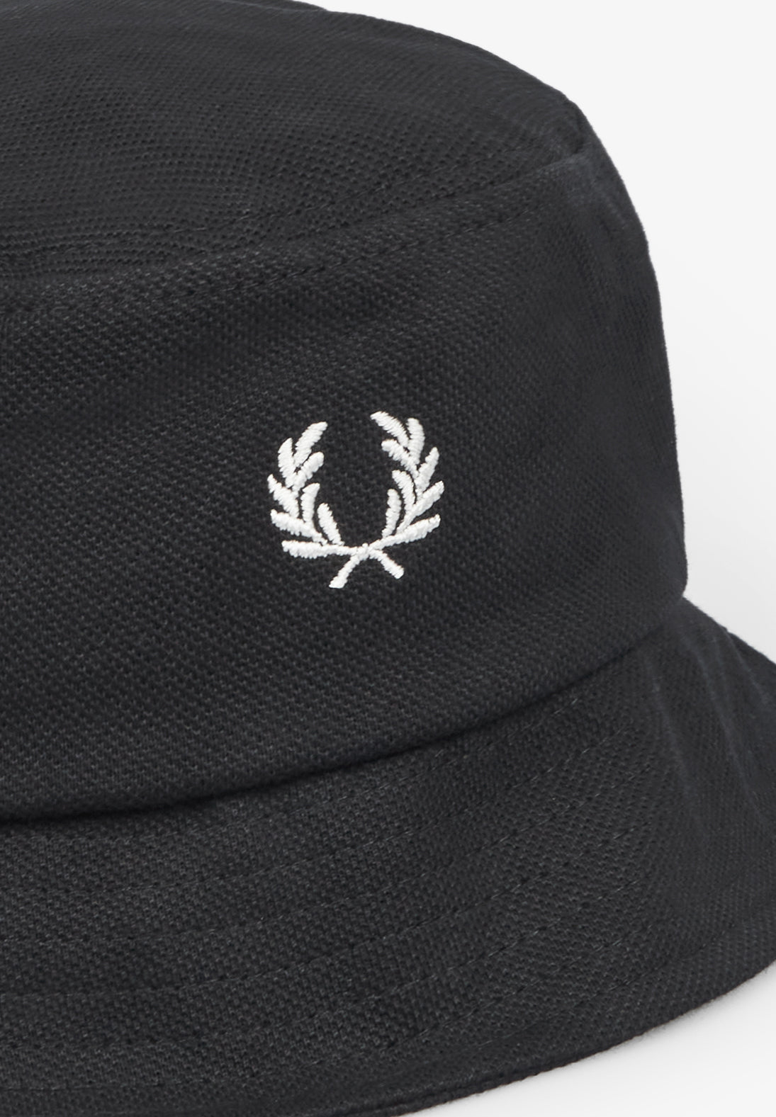 FRED PERRY | GORRO DE PESCADOR PIQUÉ