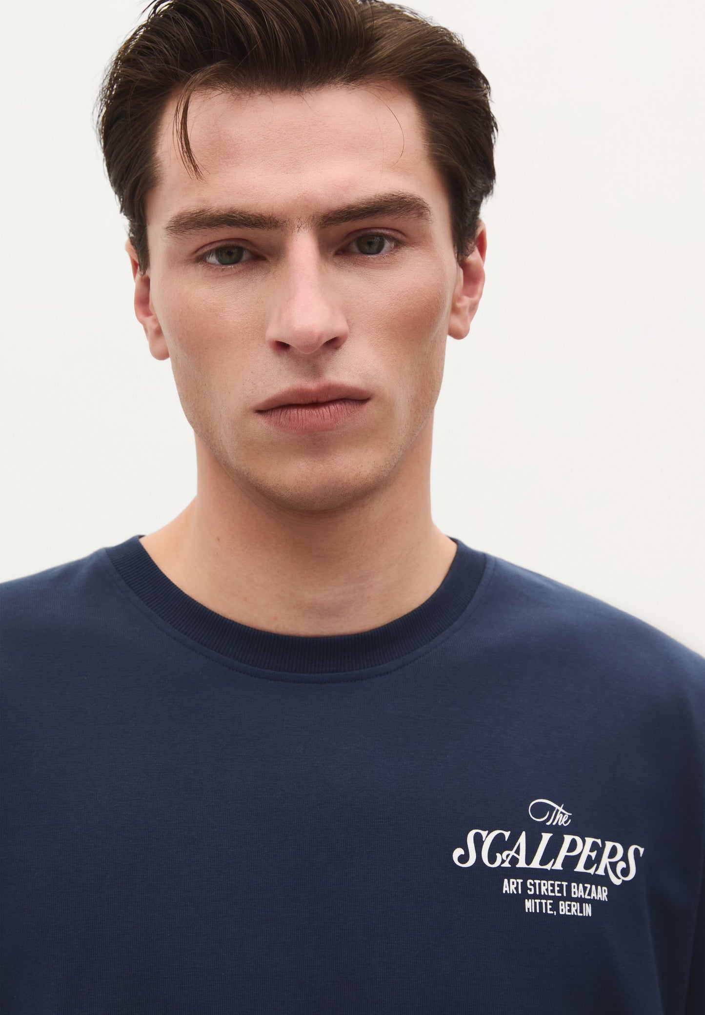 T-SHIRT COM PADRÃO BAZAAR