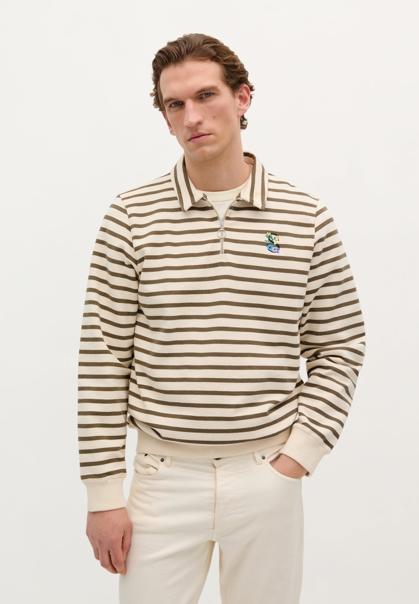 SWEATSHIRT COM ZIP ÀS RISCAS