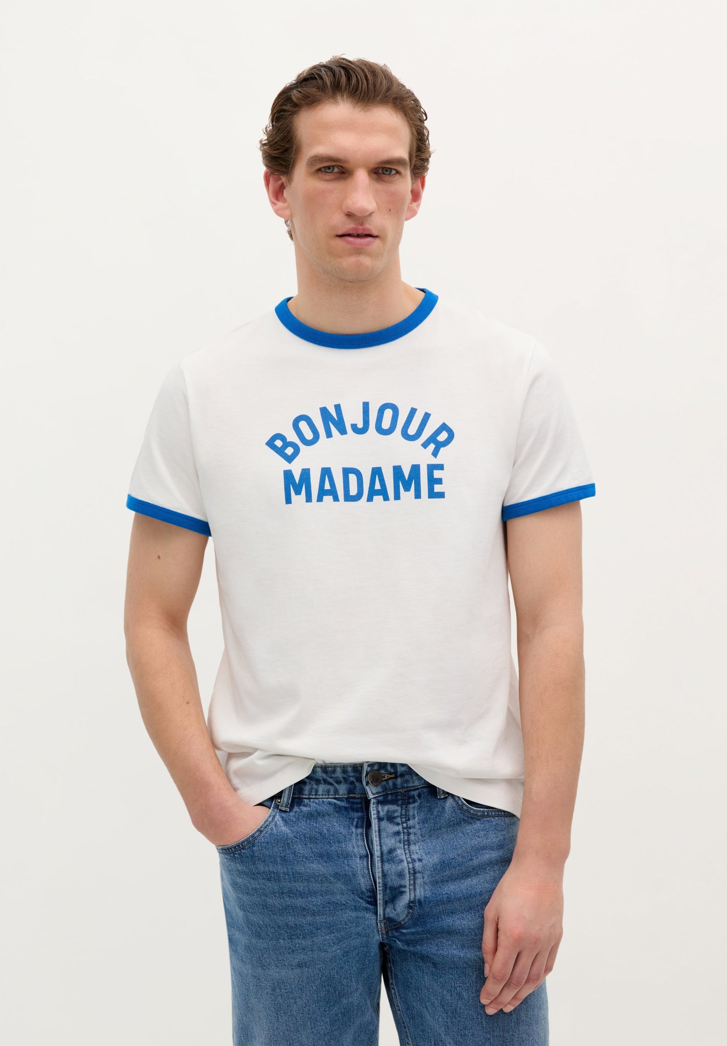 T-SHIRT COM PADRÃO BONJOUR