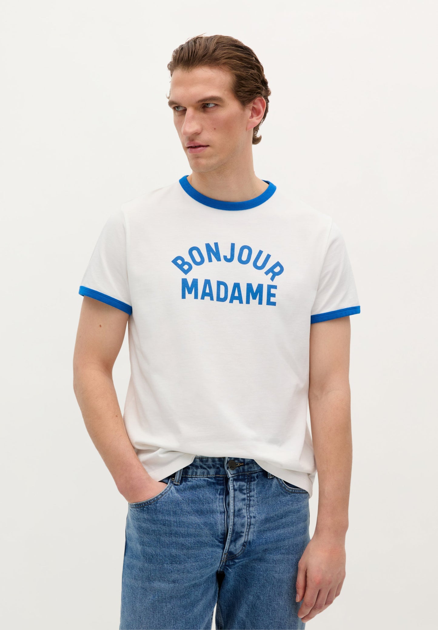 T-SHIRT COM PADRÃO BONJOUR