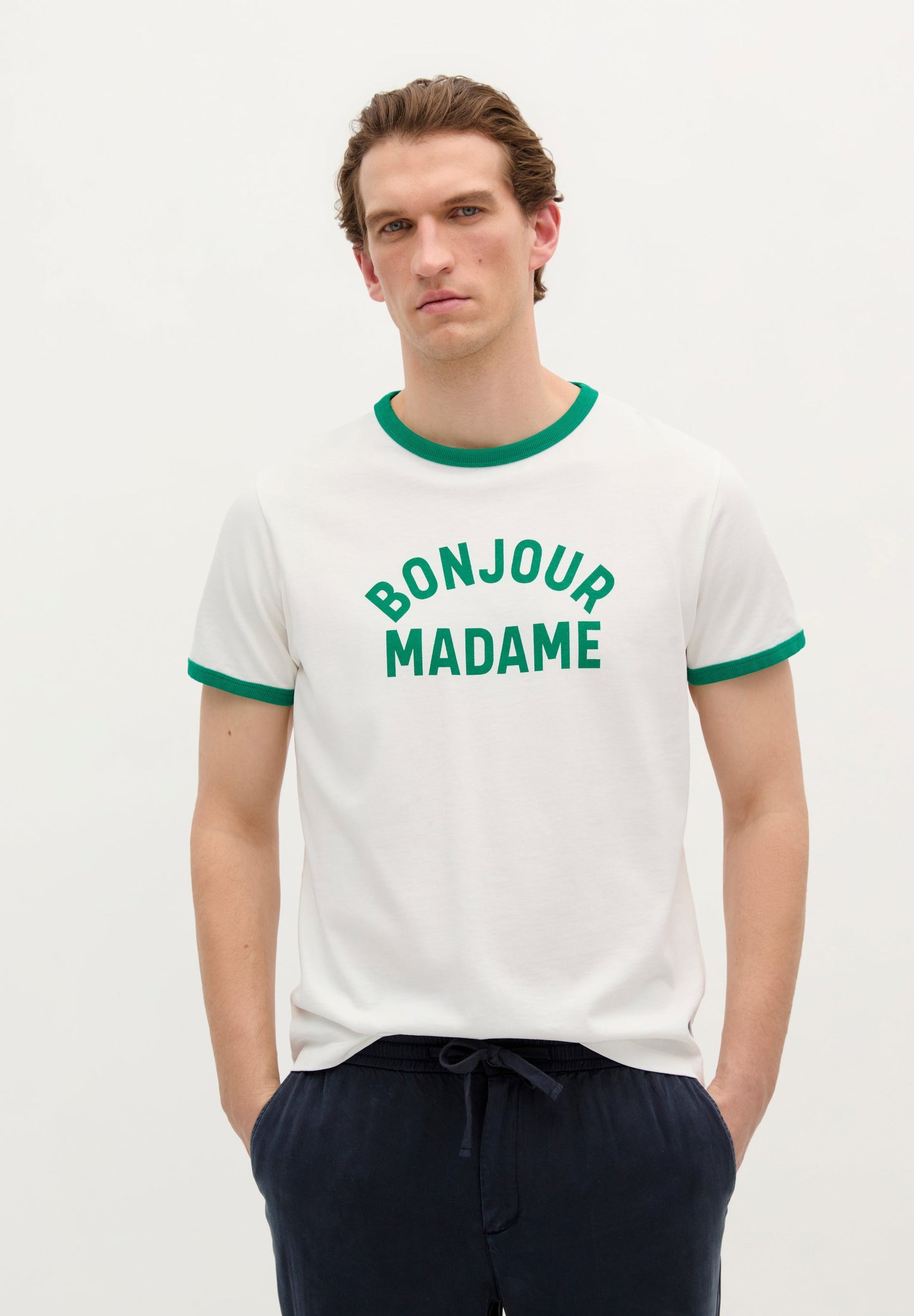 T-SHIRT COM PADRÃO BONJOUR