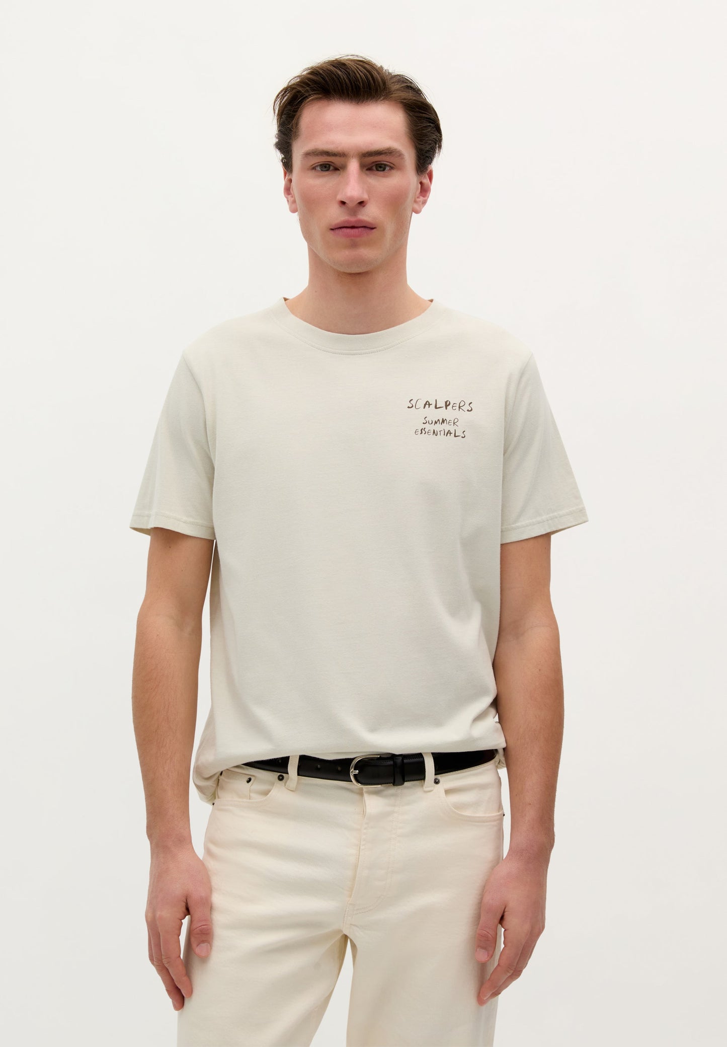 T-SHIRT COM LOGÓTIPO ESTAMPADO
