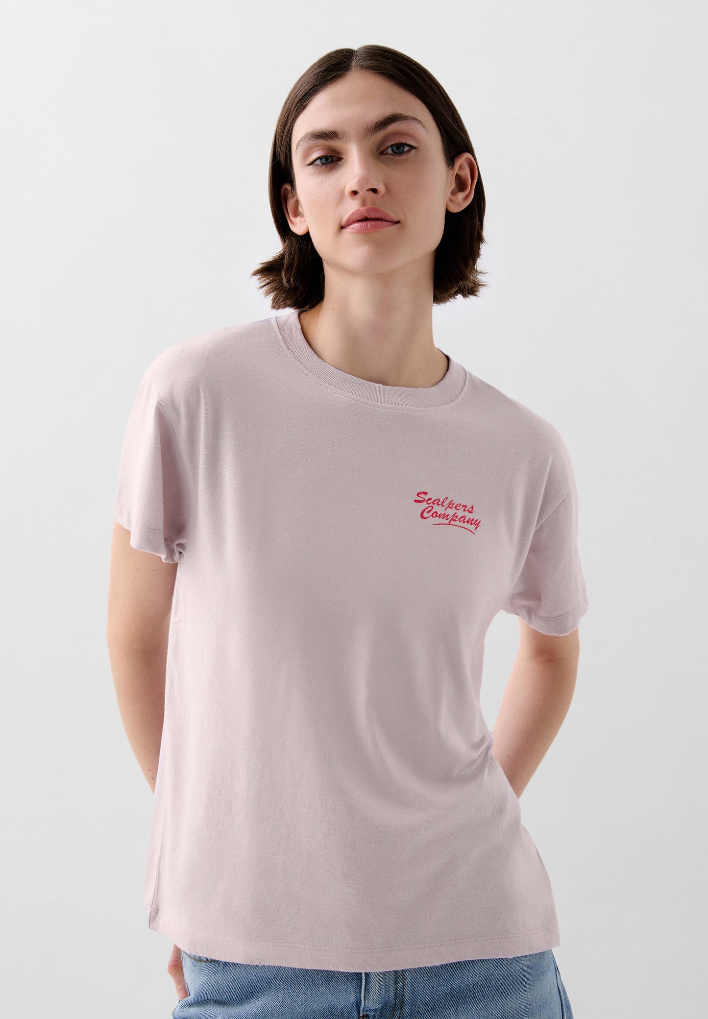 T-SHIRT COM PADRÃO ATRÁS LOVE