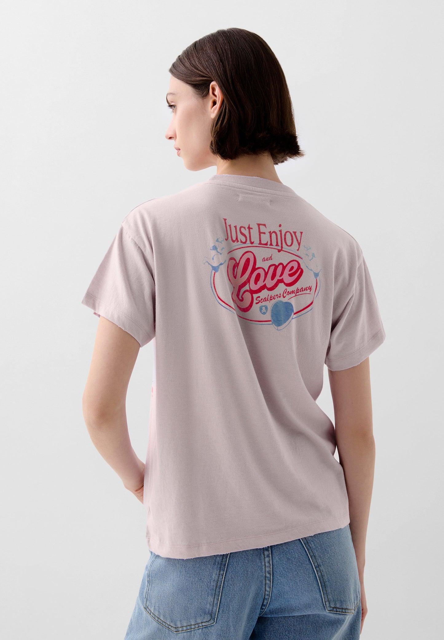 T-SHIRT COM PADRÃO ATRÁS LOVE