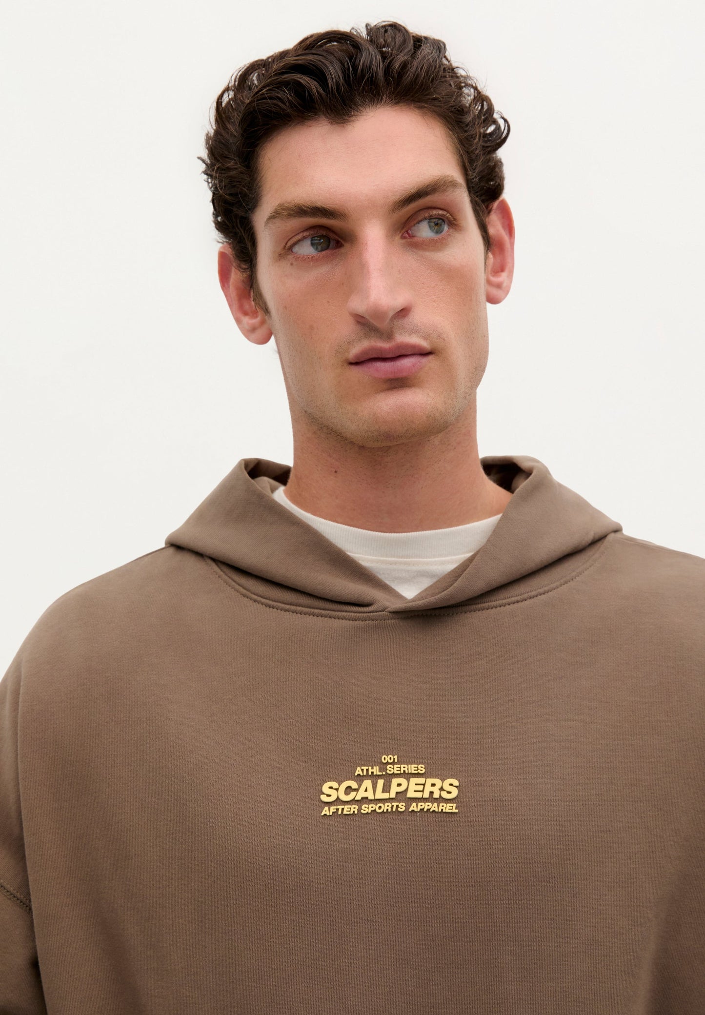 SWEATSHIRT COM CAPUZ E LOGÓTIPO EM EFEITO DE CAUCHO