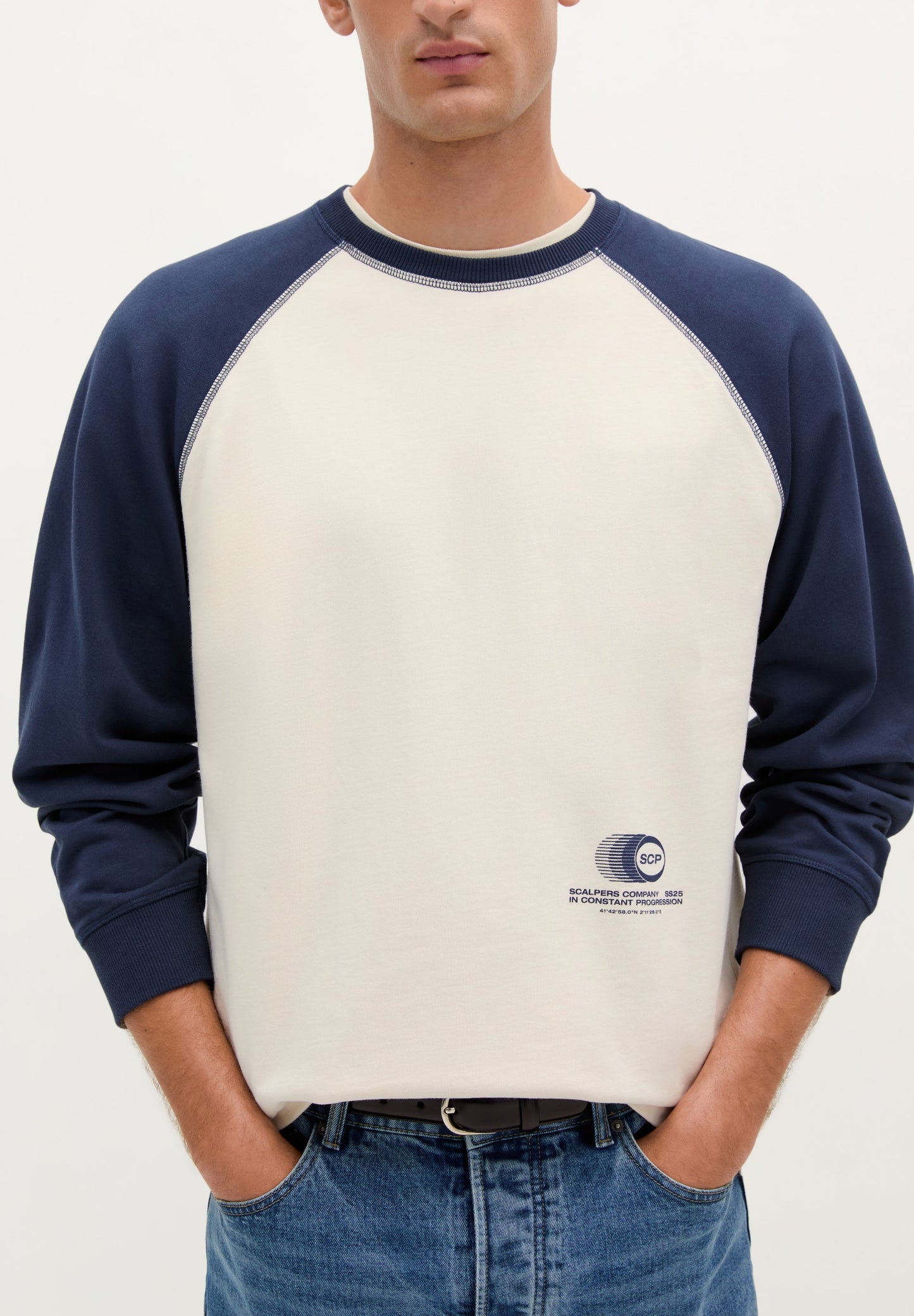 SWEATSHIRT BICOLOR COM MANGA RAGLÃ