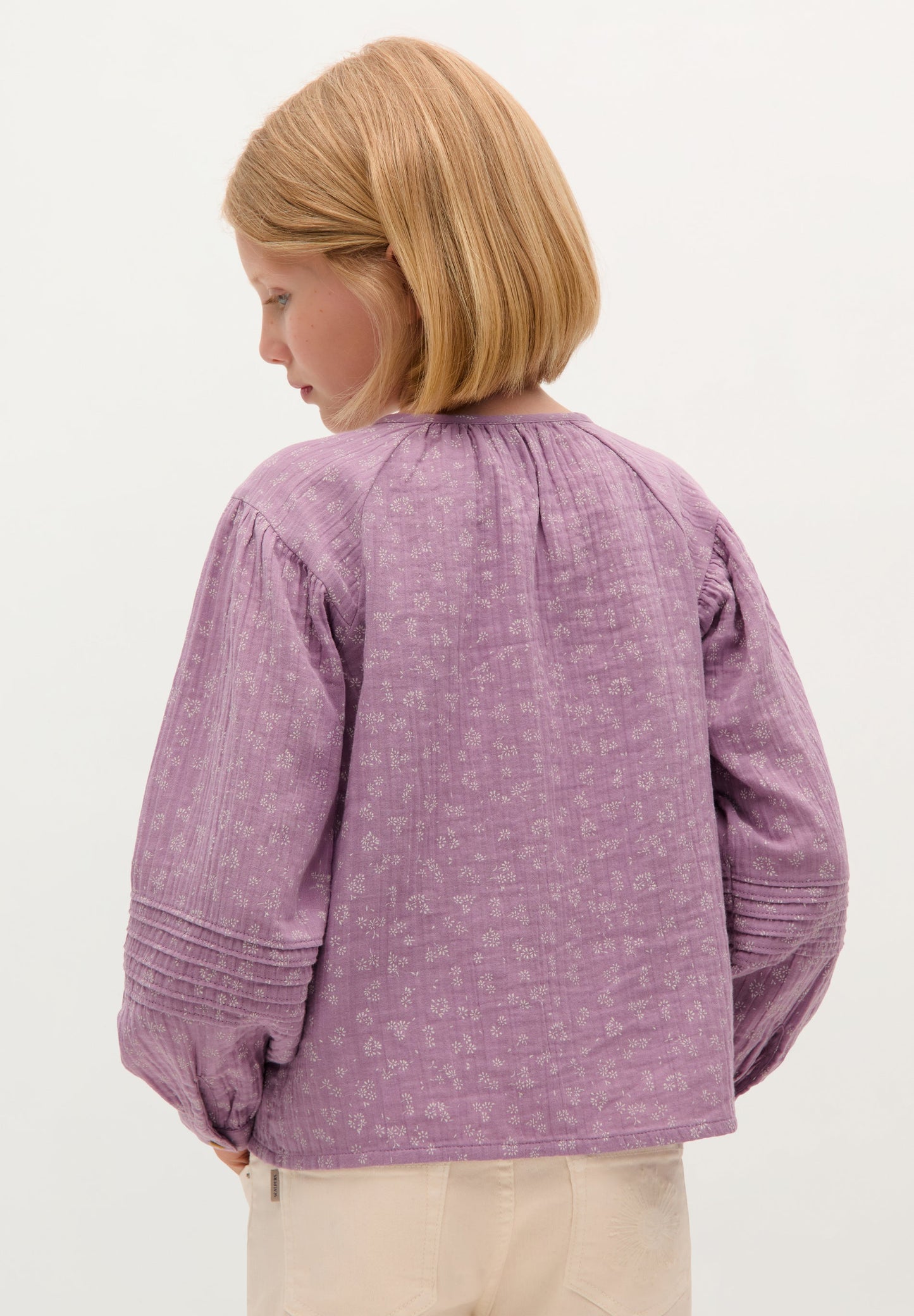 BLUSA COM PADRÃO FLORAL