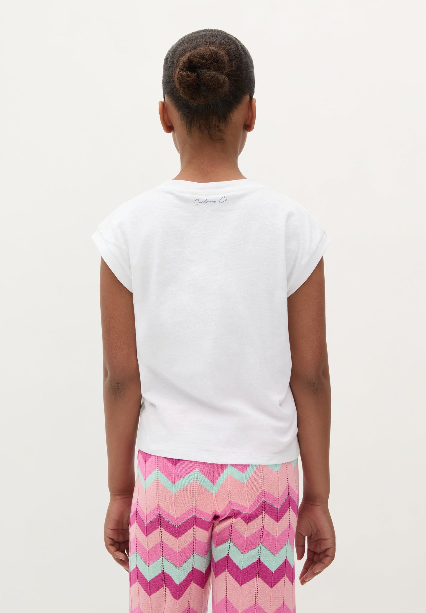 T-SHIRT COM BOLSO E CROCHET