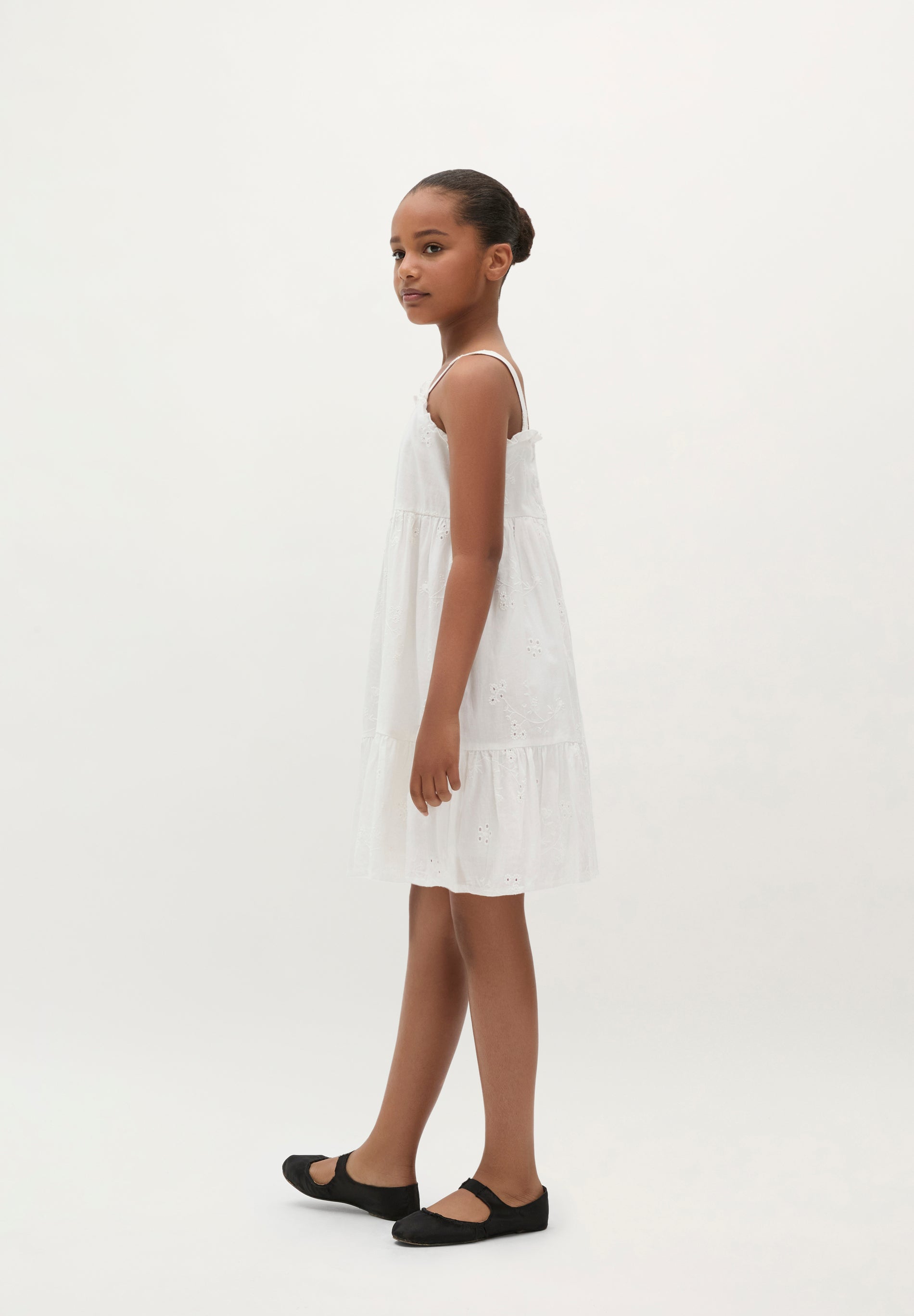 VESTIDO BORDADO COM FLORES
