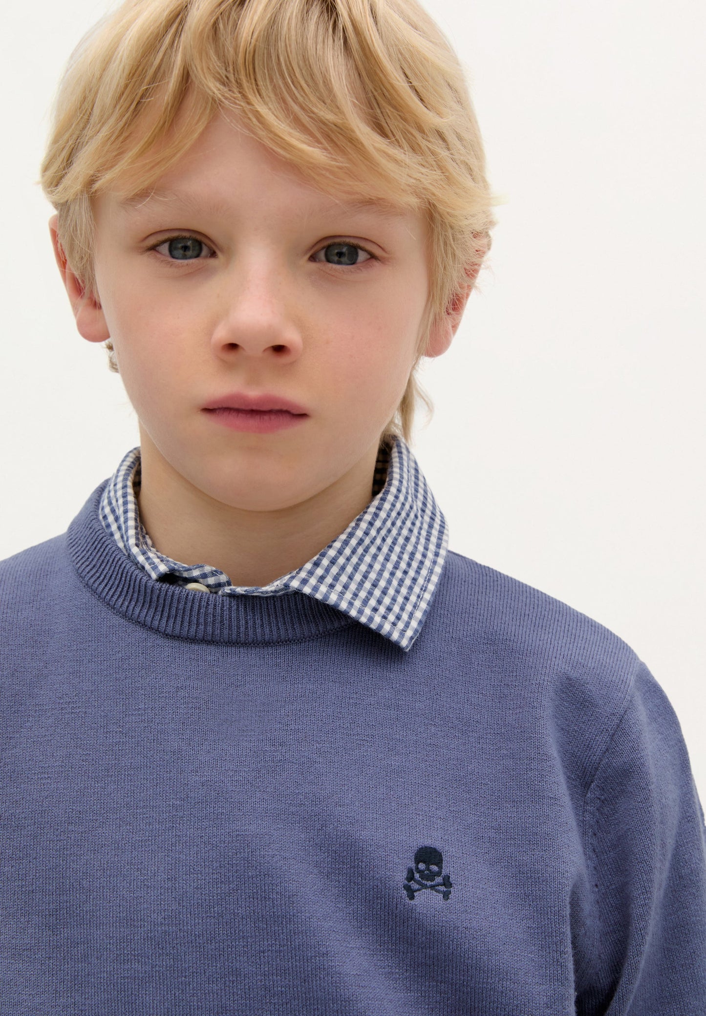 SWEATER COM SKULL E DECOTE REDONDO