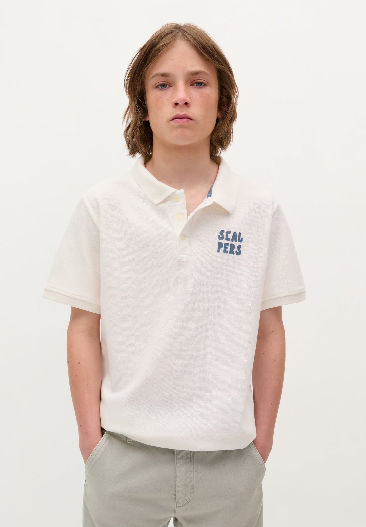 CAMISA POLO COM SKULL E PADRÃO TRASEIRO