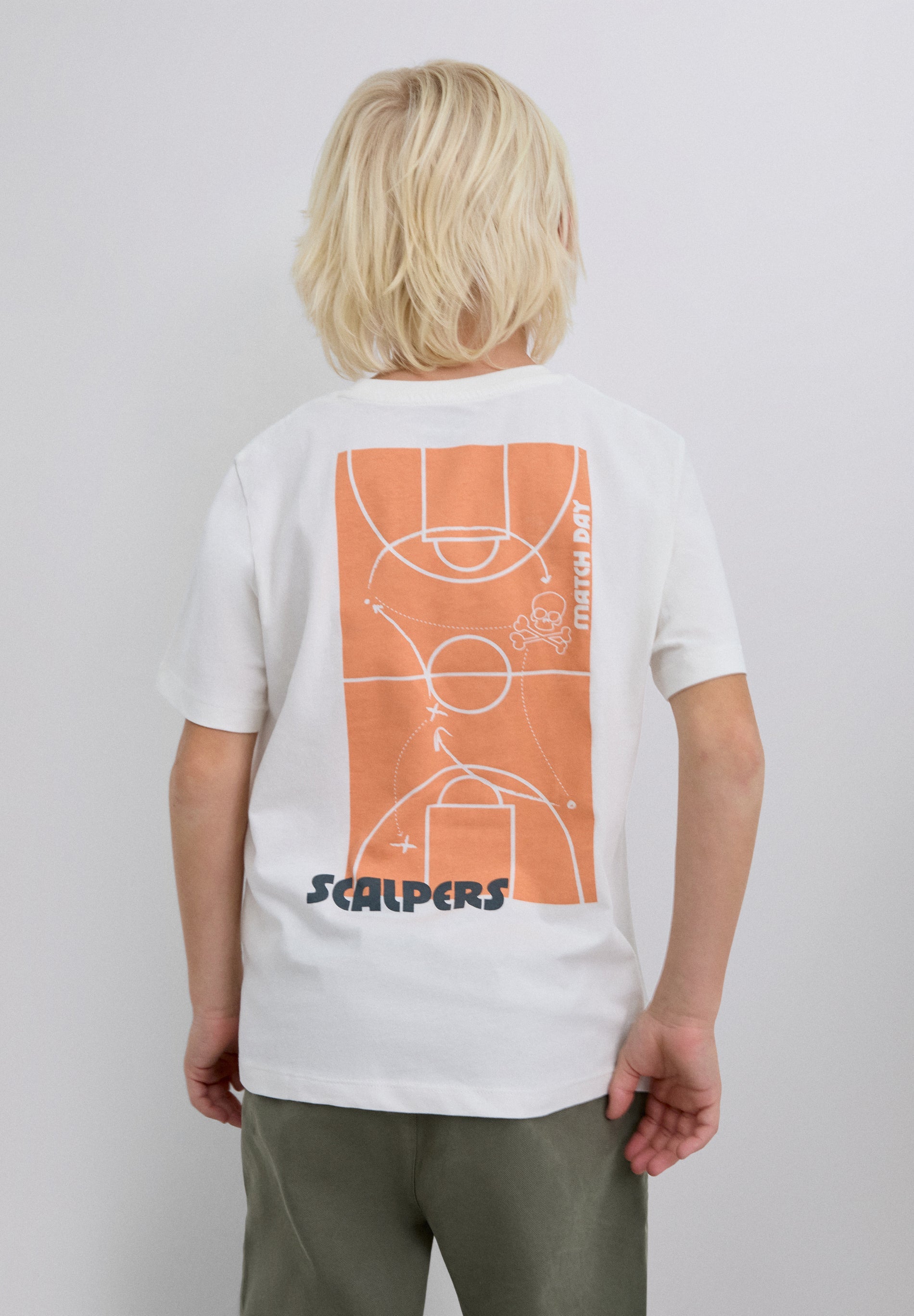 T-SHIRT COM PADRÃO BASKET