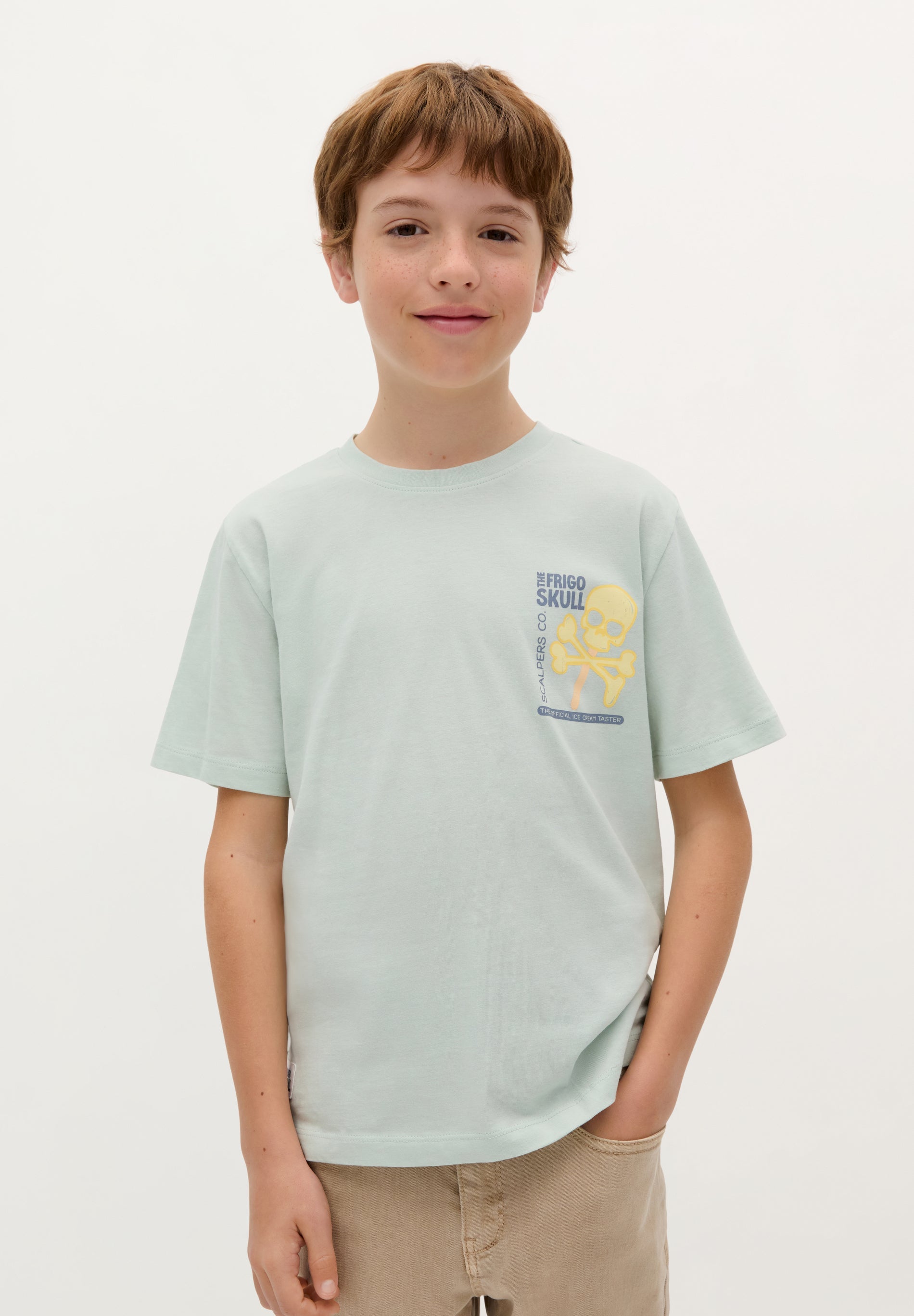 T-SHIRT COM PADRÃO CAMISA POLO
