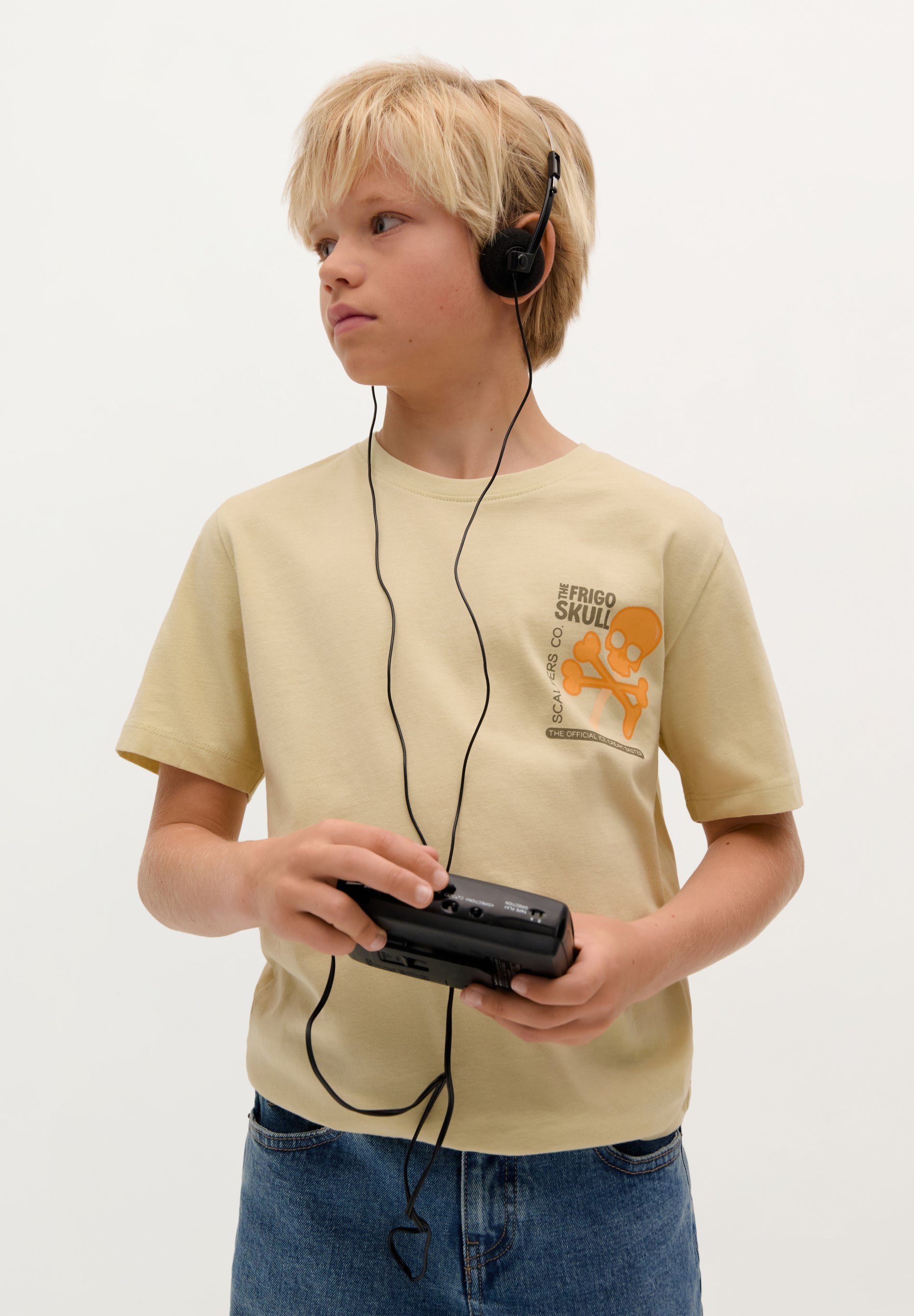 T-SHIRT COM PADRÃO CAMISA POLO