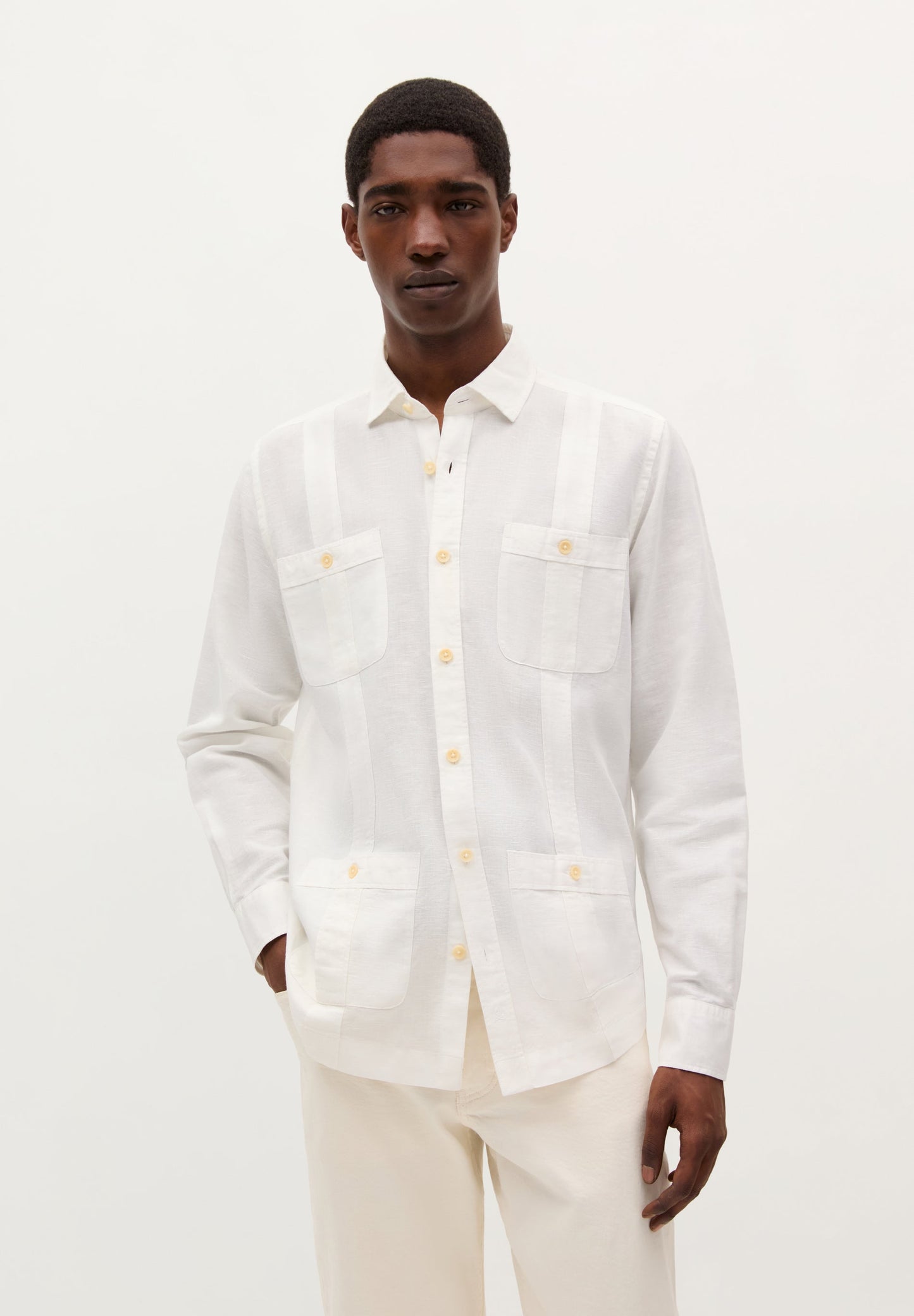 CAMISA TIPO CASACO SAFARI EM LINHO