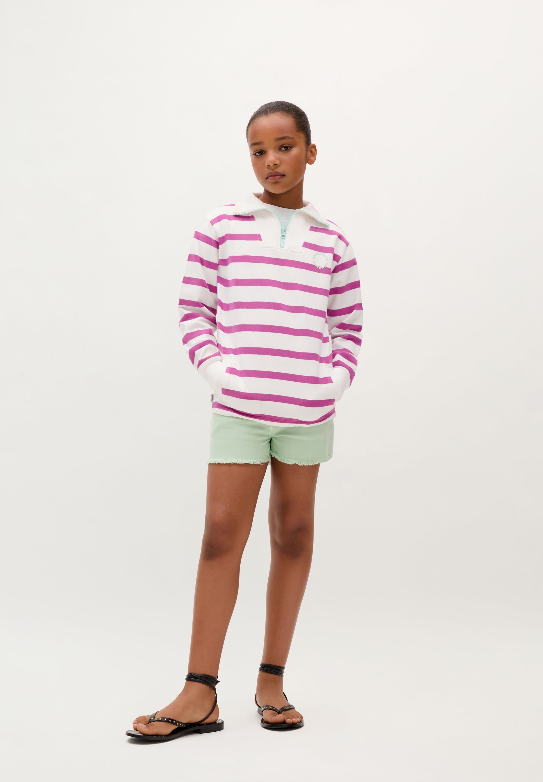 SWEATSHIRT COM PADRÃO ÀS RISCAS