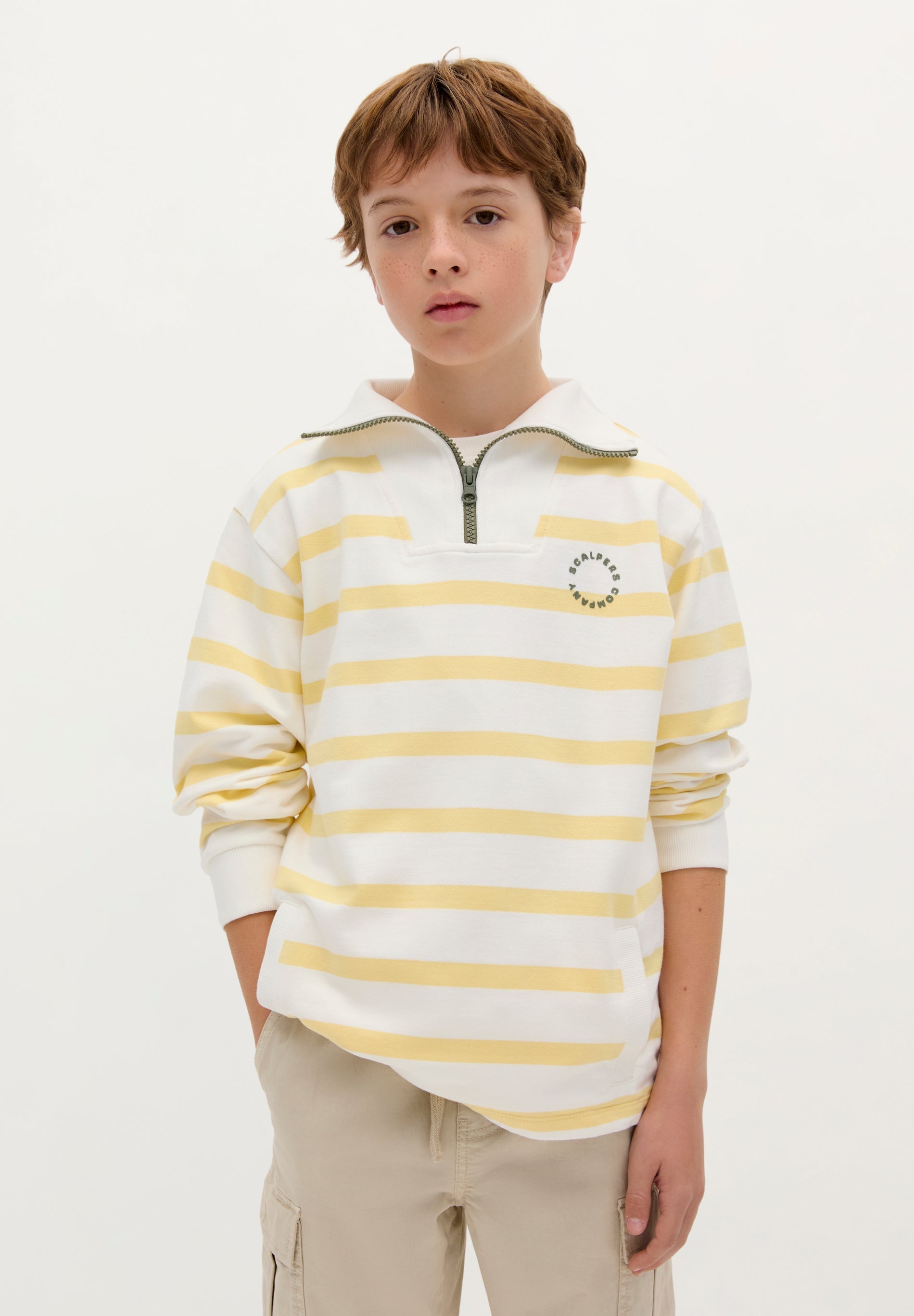 SWEATSHIRT COM PADRÃO ÀS RISCAS