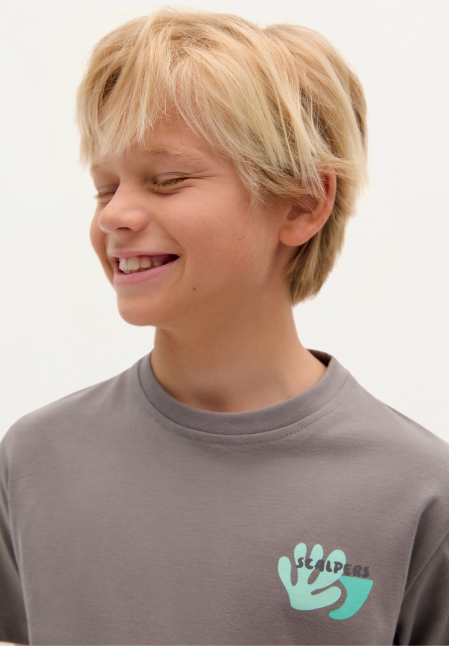 T-SHIRT COM PADRÃO SURF