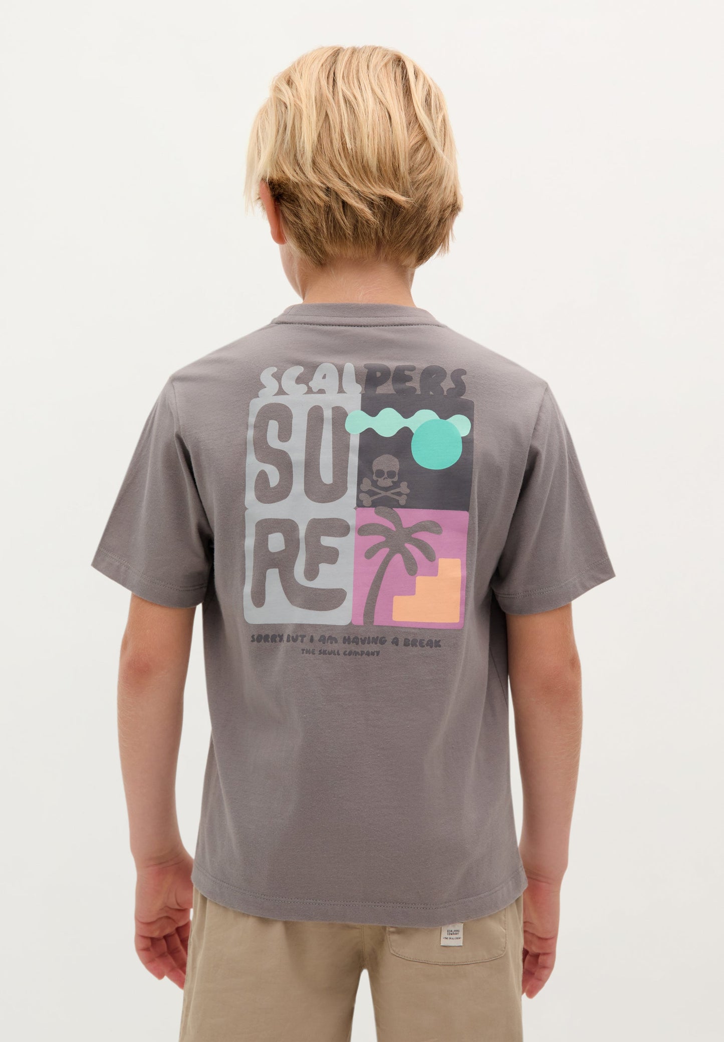 T-SHIRT COM PADRÃO SURF
