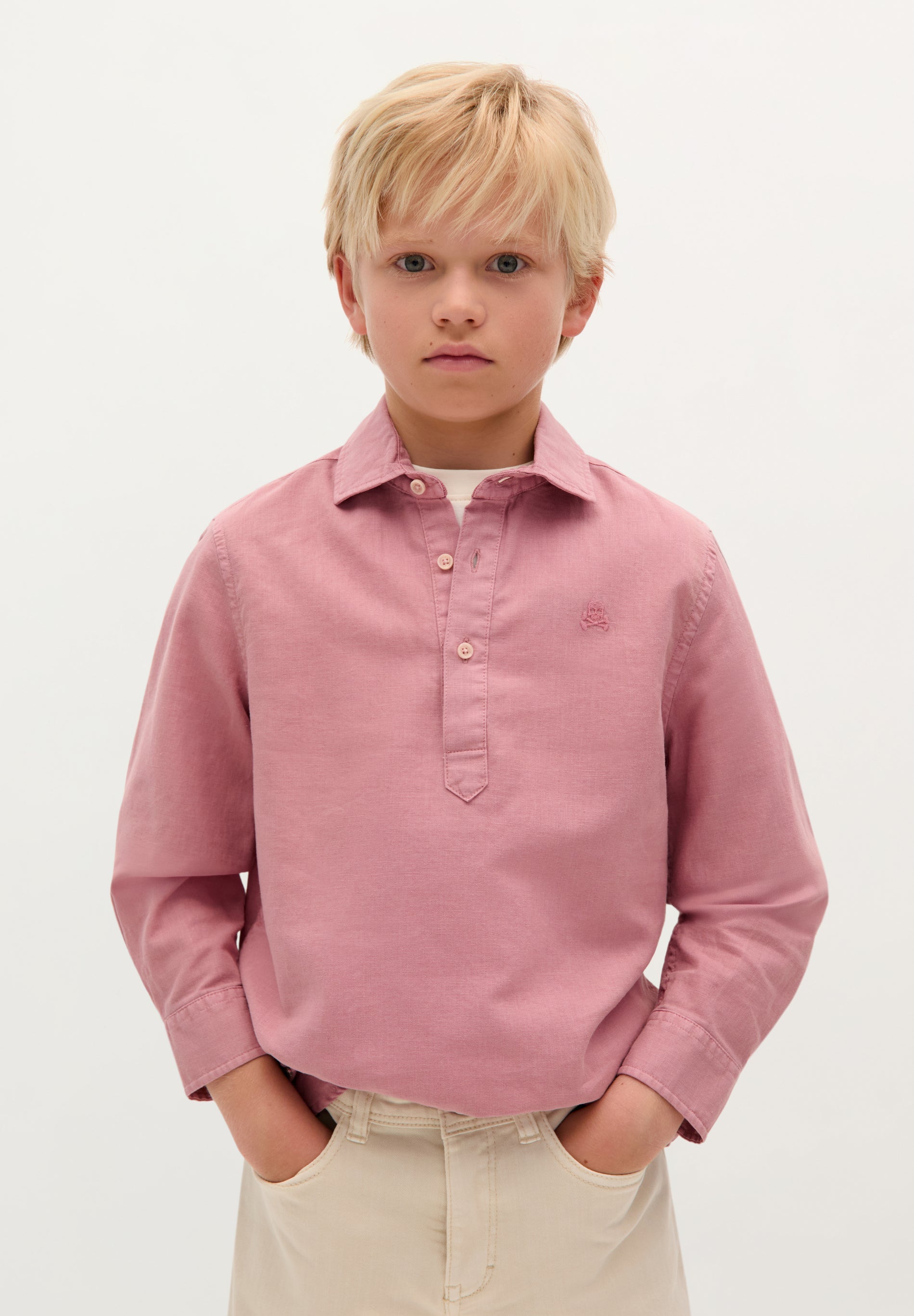 CAMISA ESTILO POLO COM SKULL NO TOM