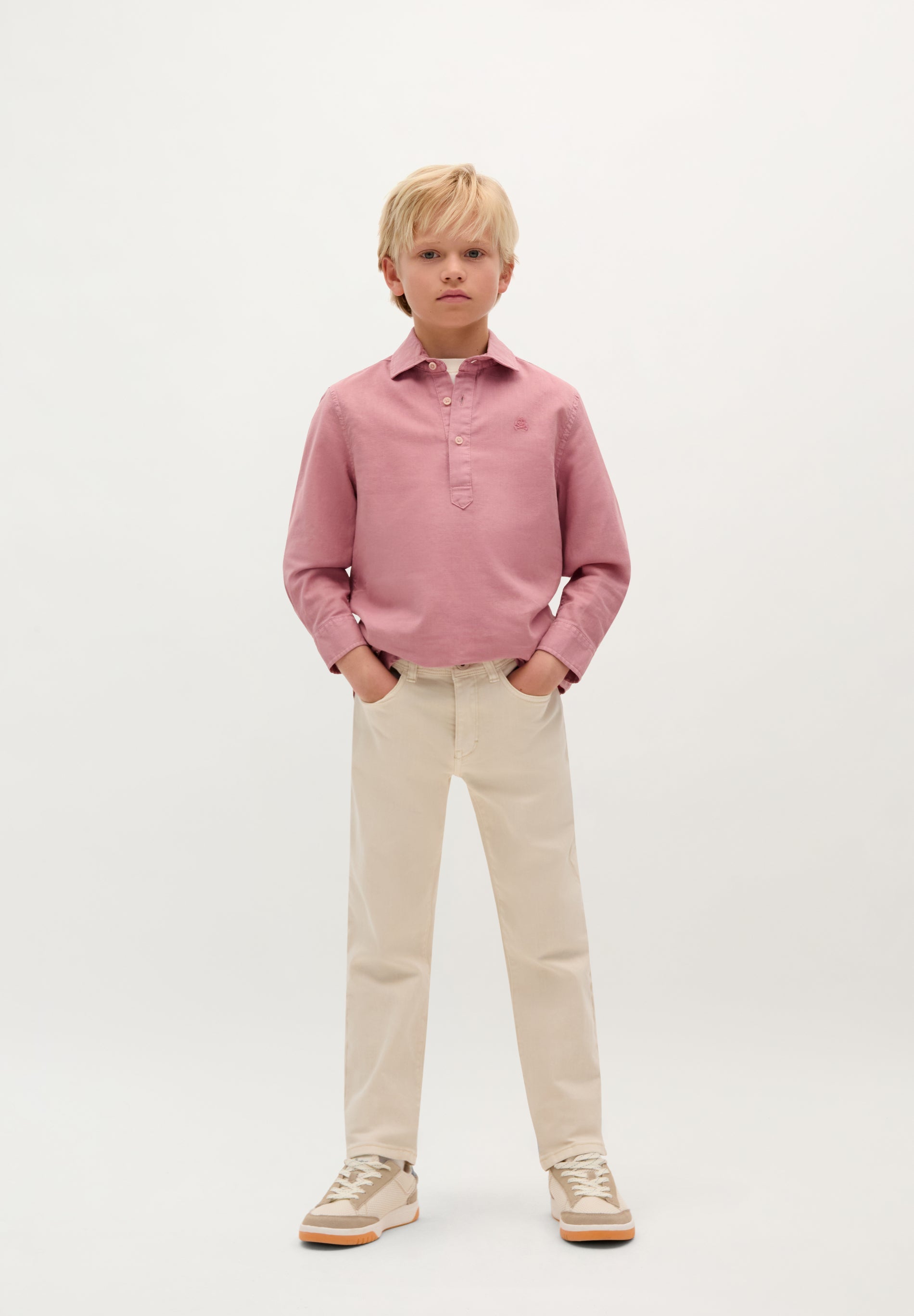 CAMISA ESTILO POLO COM SKULL NO TOM