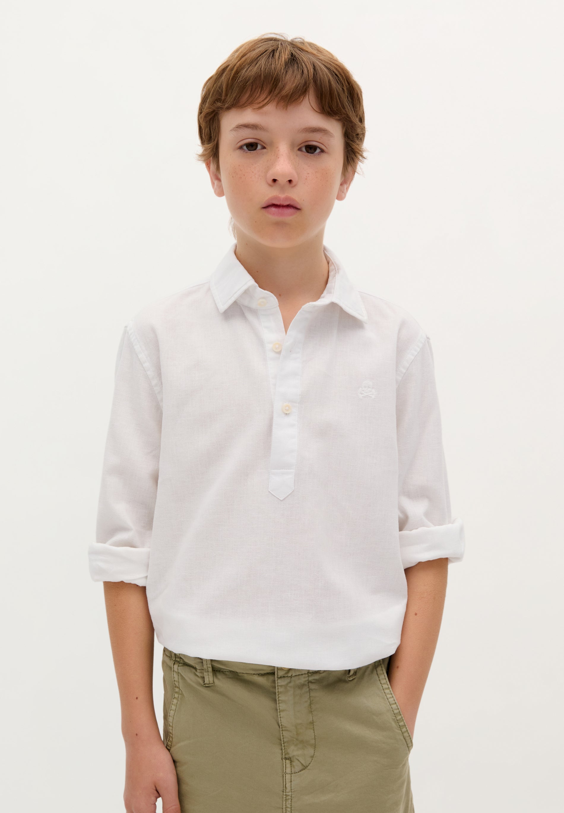 CAMISA ESTILO POLO COM SKULL NO TOM