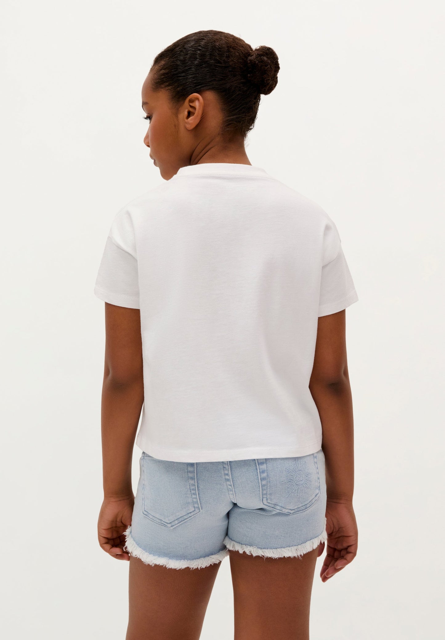 T-SHIRT COM PADRÃO ESTAMPADO