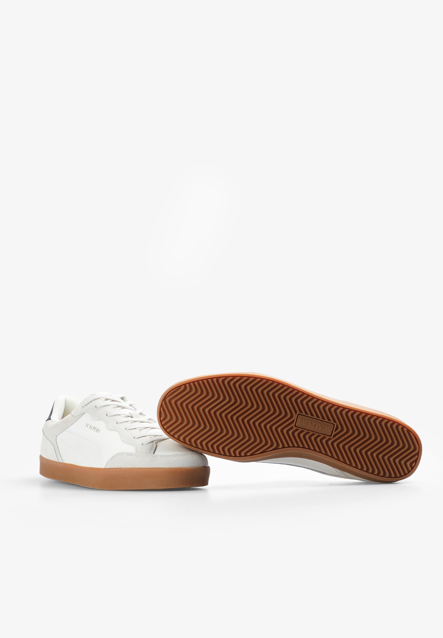 SAPATILHAS EM PELE CAMURÇA