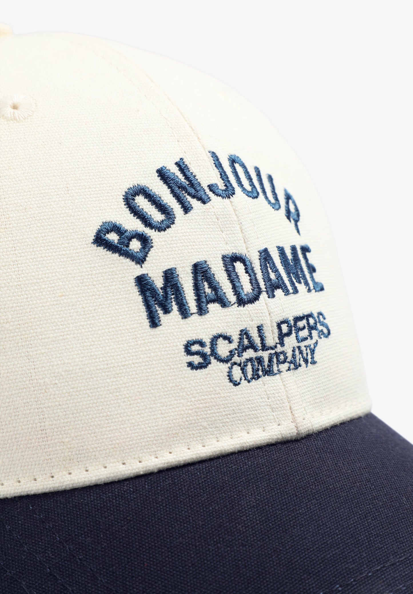 BONÉ BICOLOR COM PADRÃO