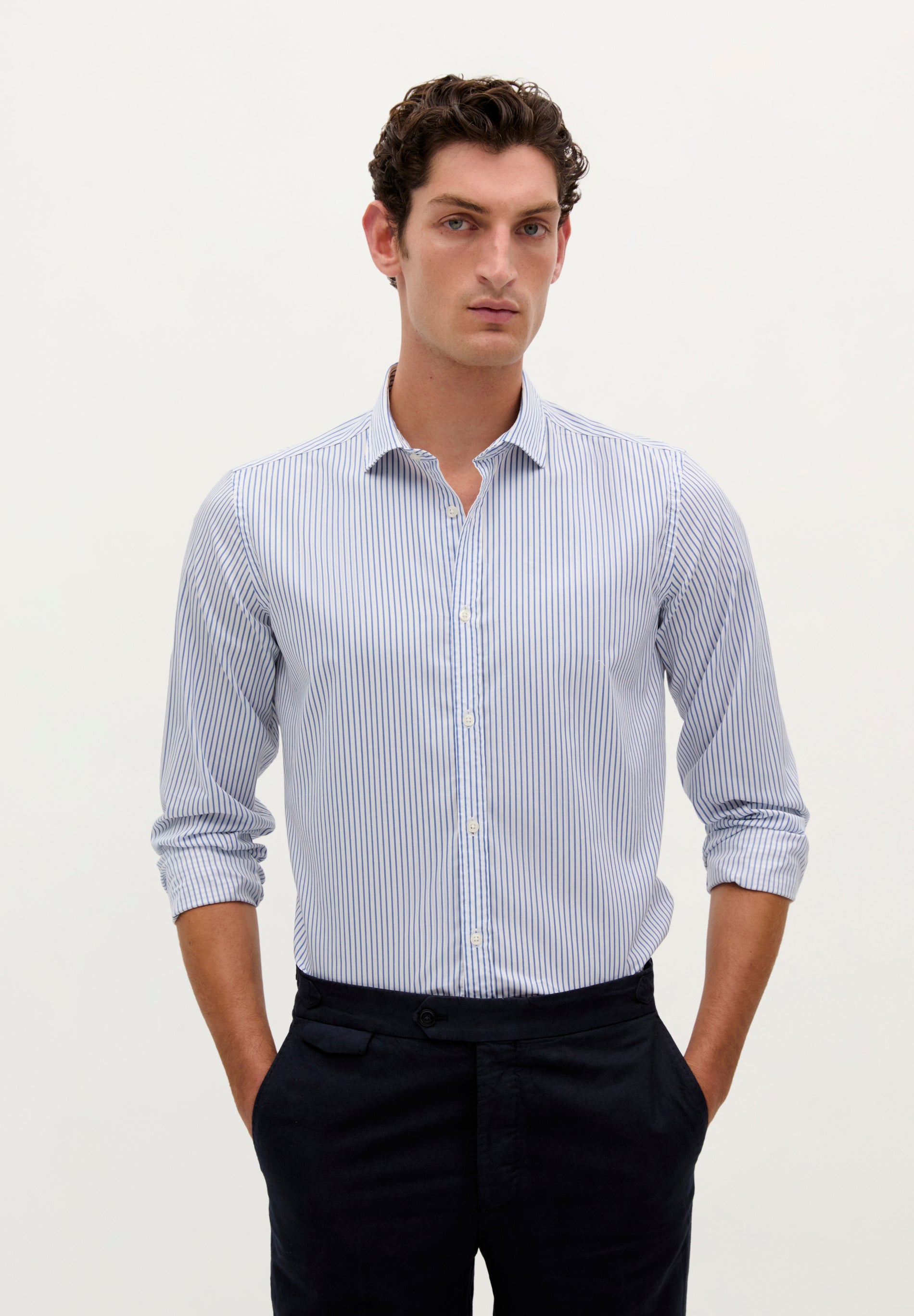 CAMISA CLÁSSICA ÀS RISCAS SLIM FIT
