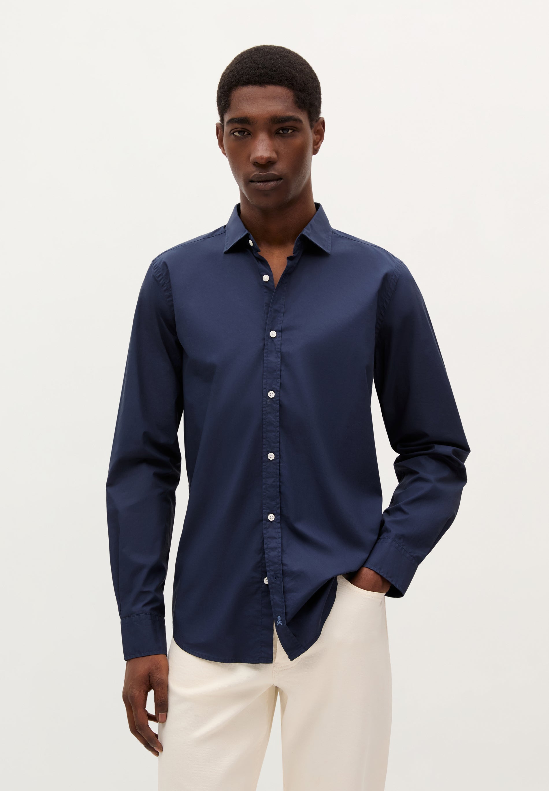 CAMISA CLÁSSICA LISA SLIM FIT