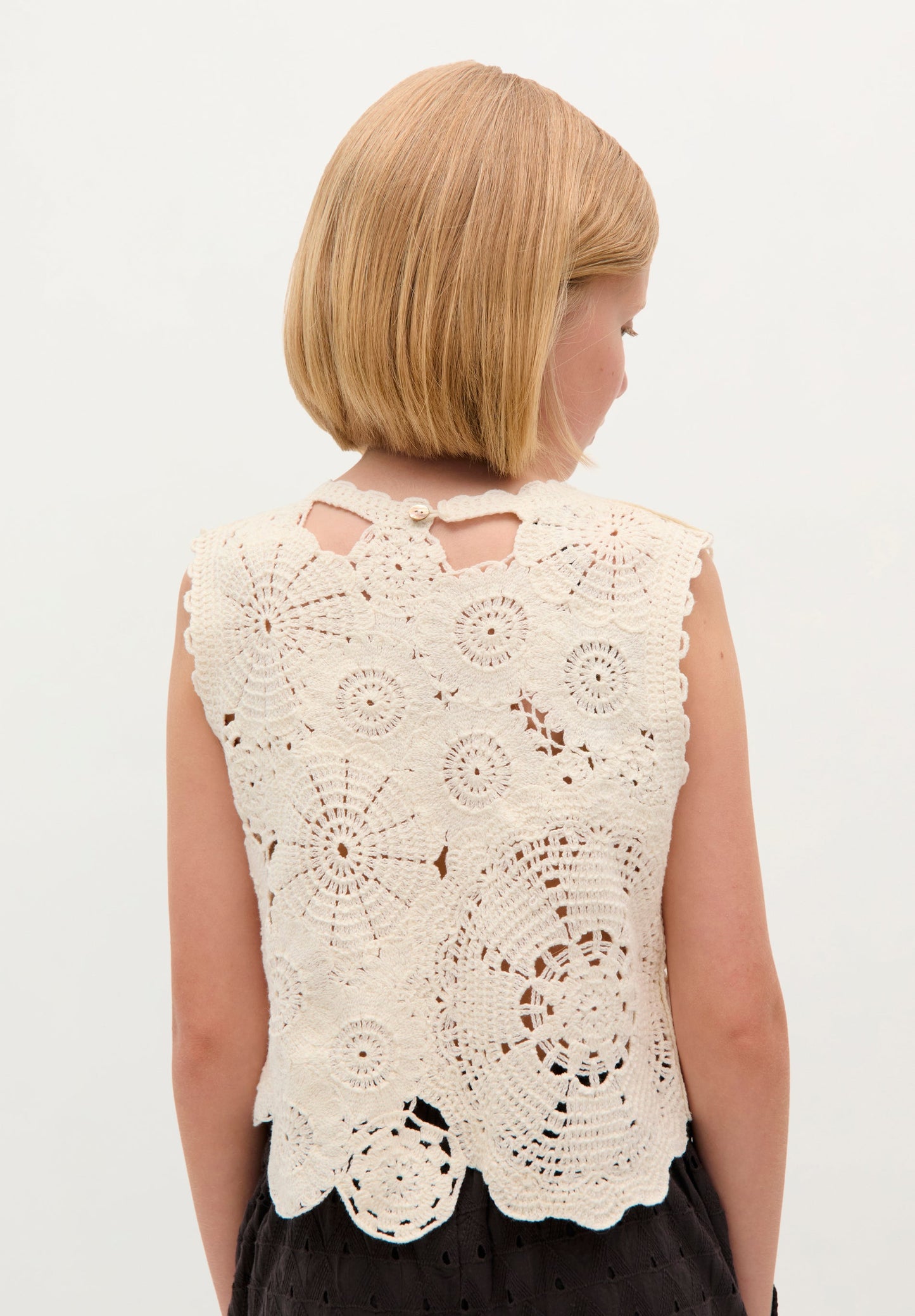TOP DE CROCHET ÀS FLORES