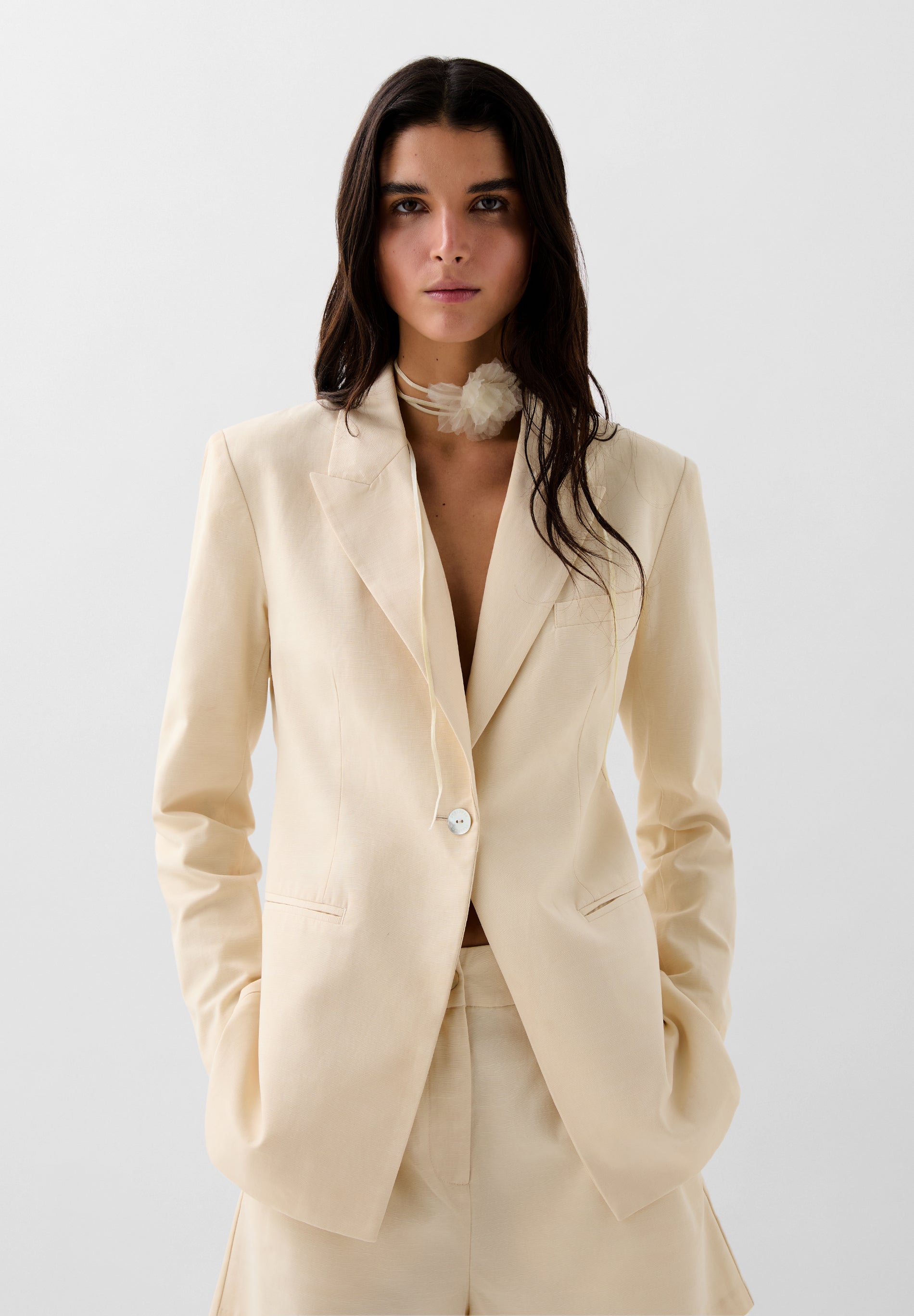 BLAZER COM BOTÕES DE EFEITO NÁCAR