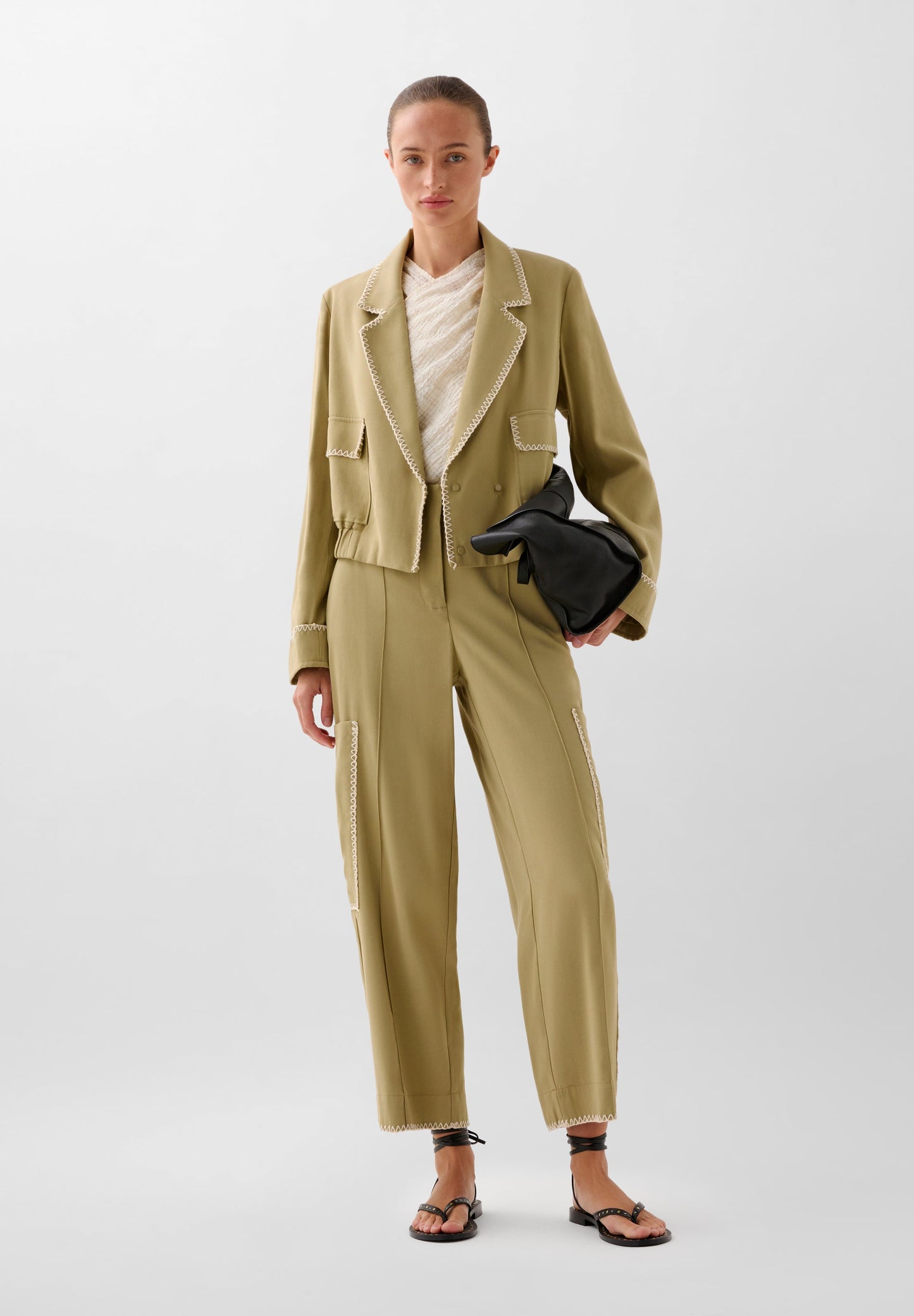 BLAZER COM PORMENOR DE COSTURAS