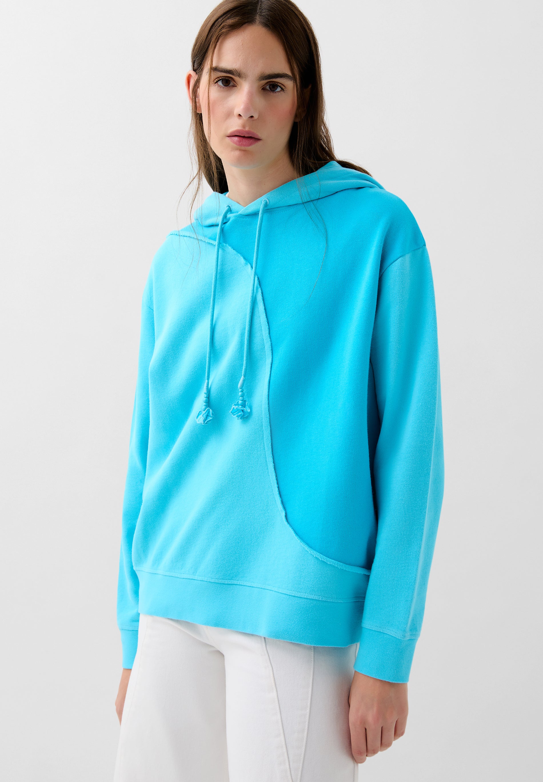 SWEATSHIRT COM CAPUZ BICOLOR E ONDAS