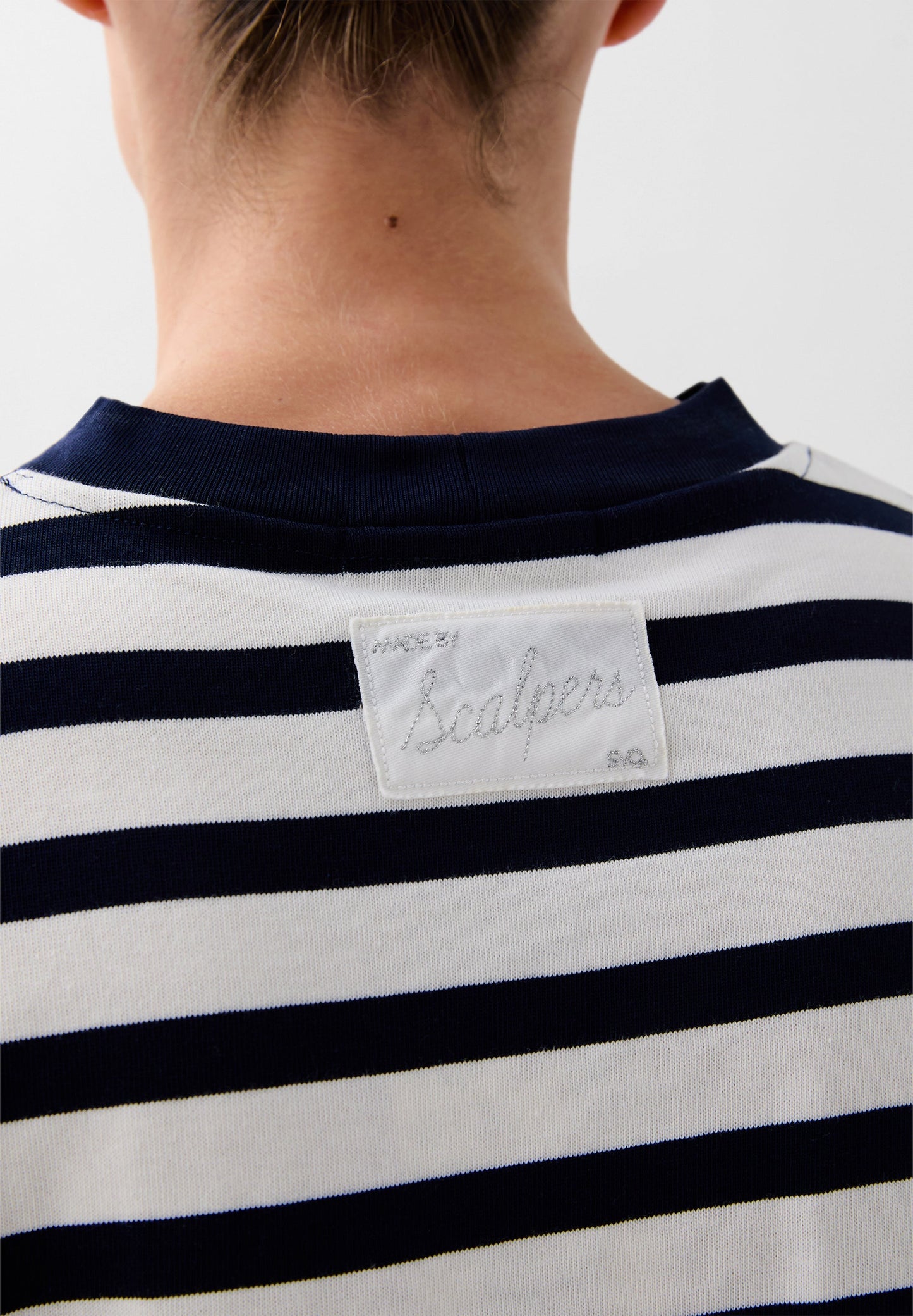 T-SHIRT ÀS RISCAS REGULAR FIT