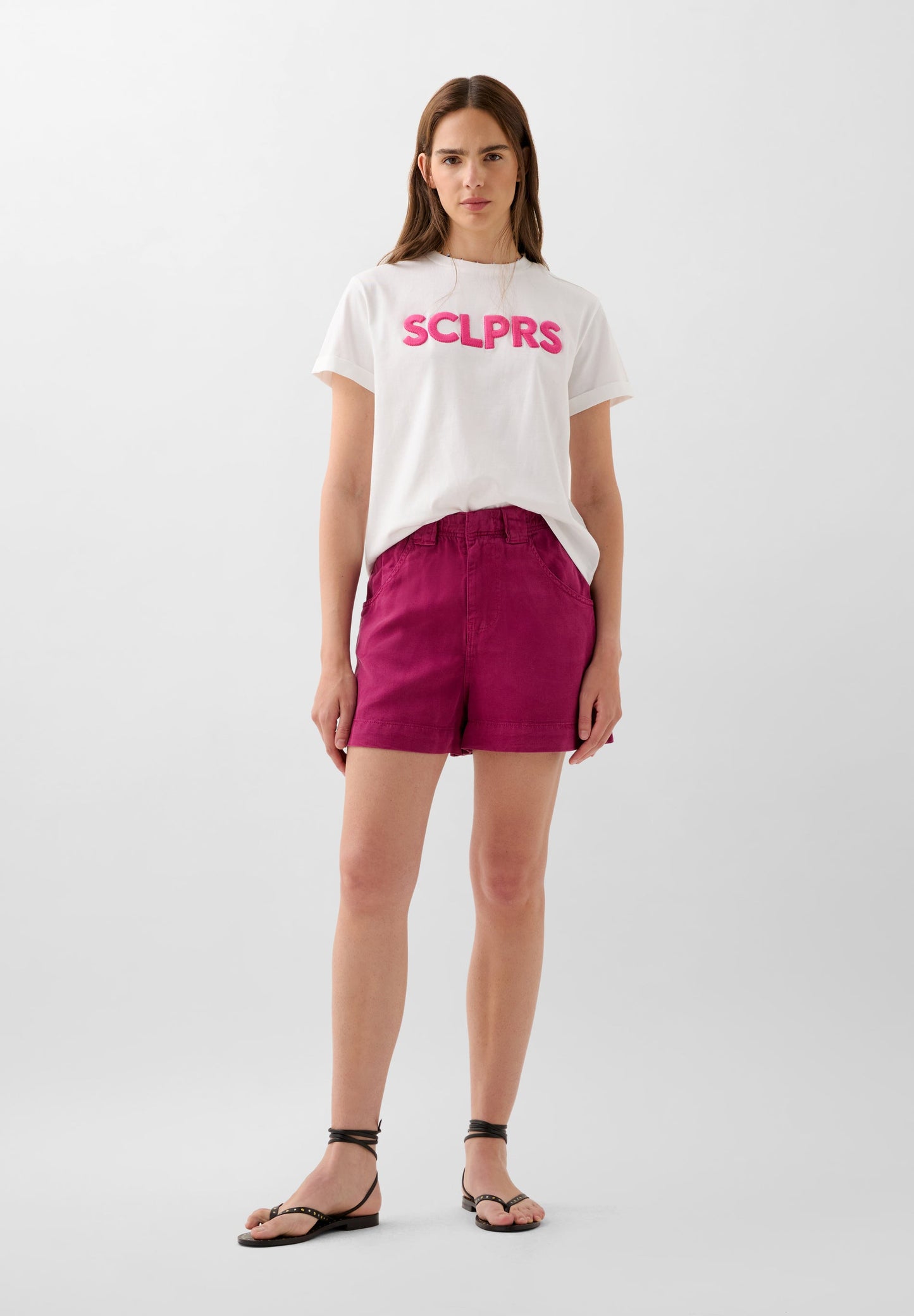 T-SHIRT COM PADRÃO PORMENOR STRASS