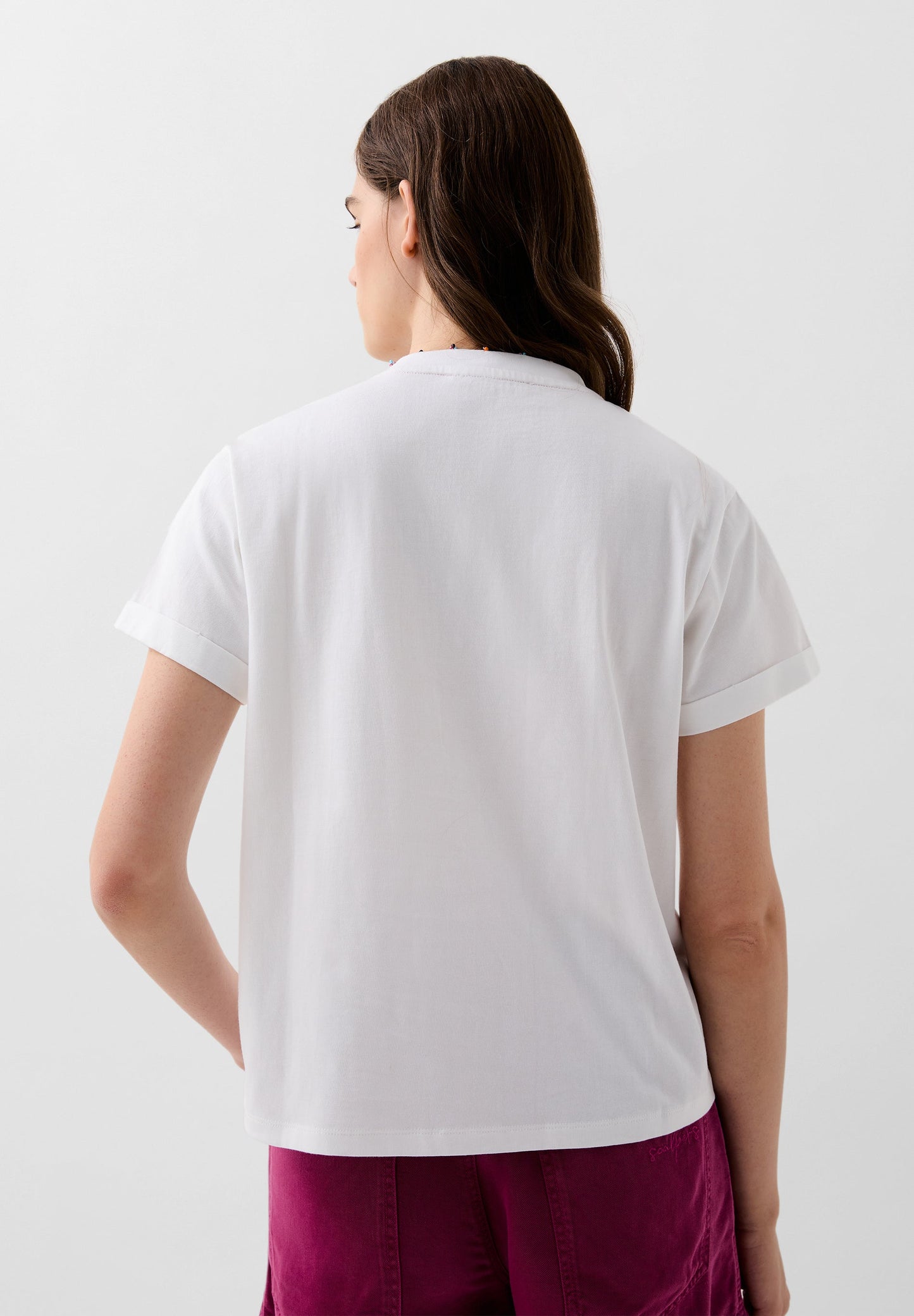T-SHIRT COM PADRÃO PORMENOR STRASS