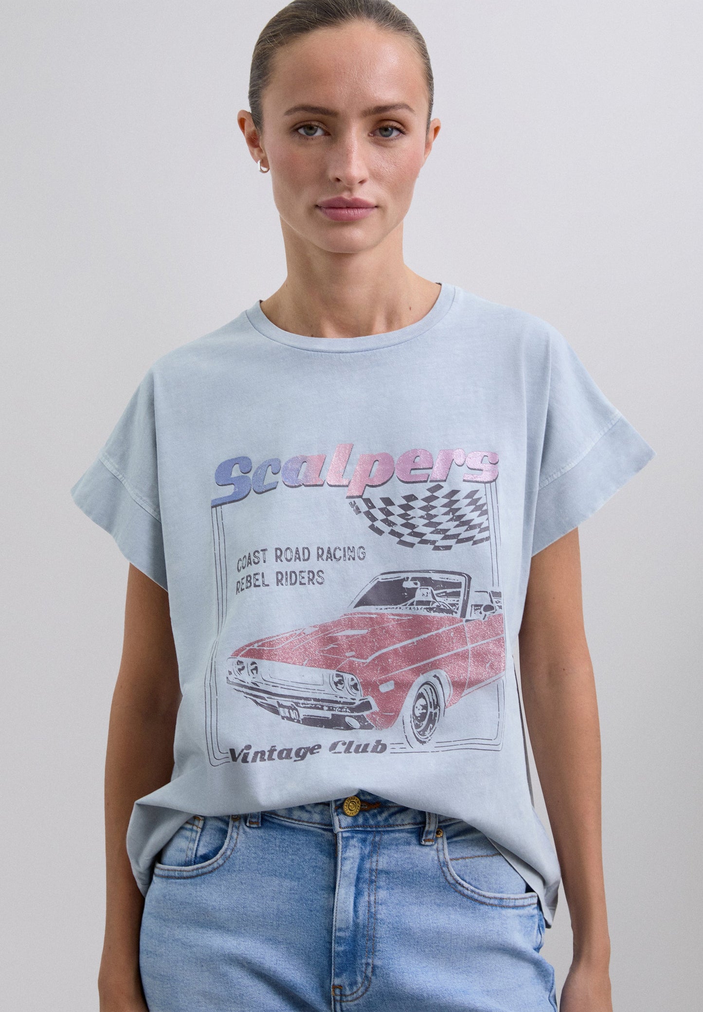 T-SHIRT DESBOTADA COM PADRÃO DE CARRO