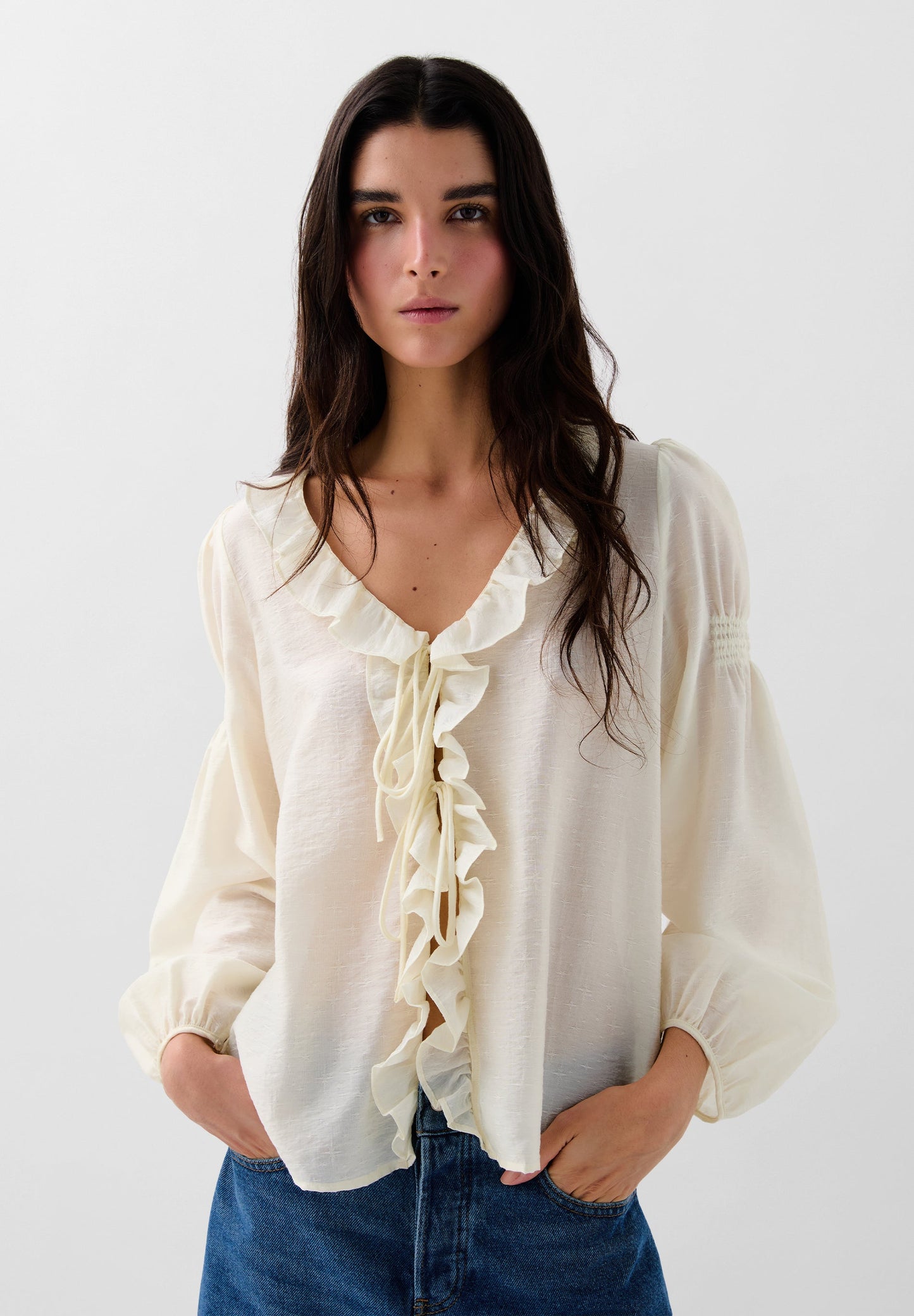 BLUSA COM FOLHOS E FRANZIDOS