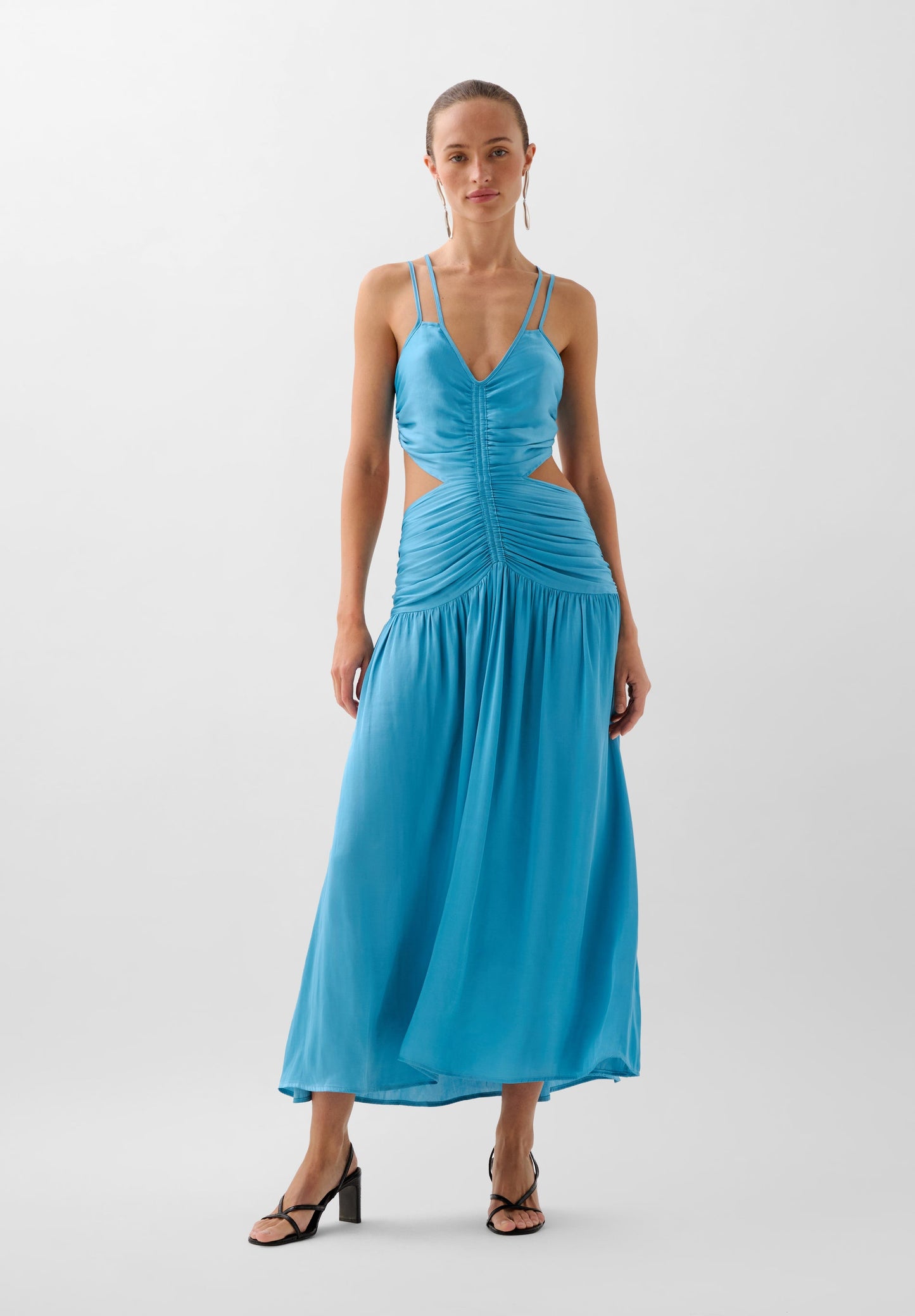 VESTIDO ACETINADO COM ABERTURAS