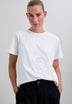 T-SHIRT COM PORMENORES EM CROCHET