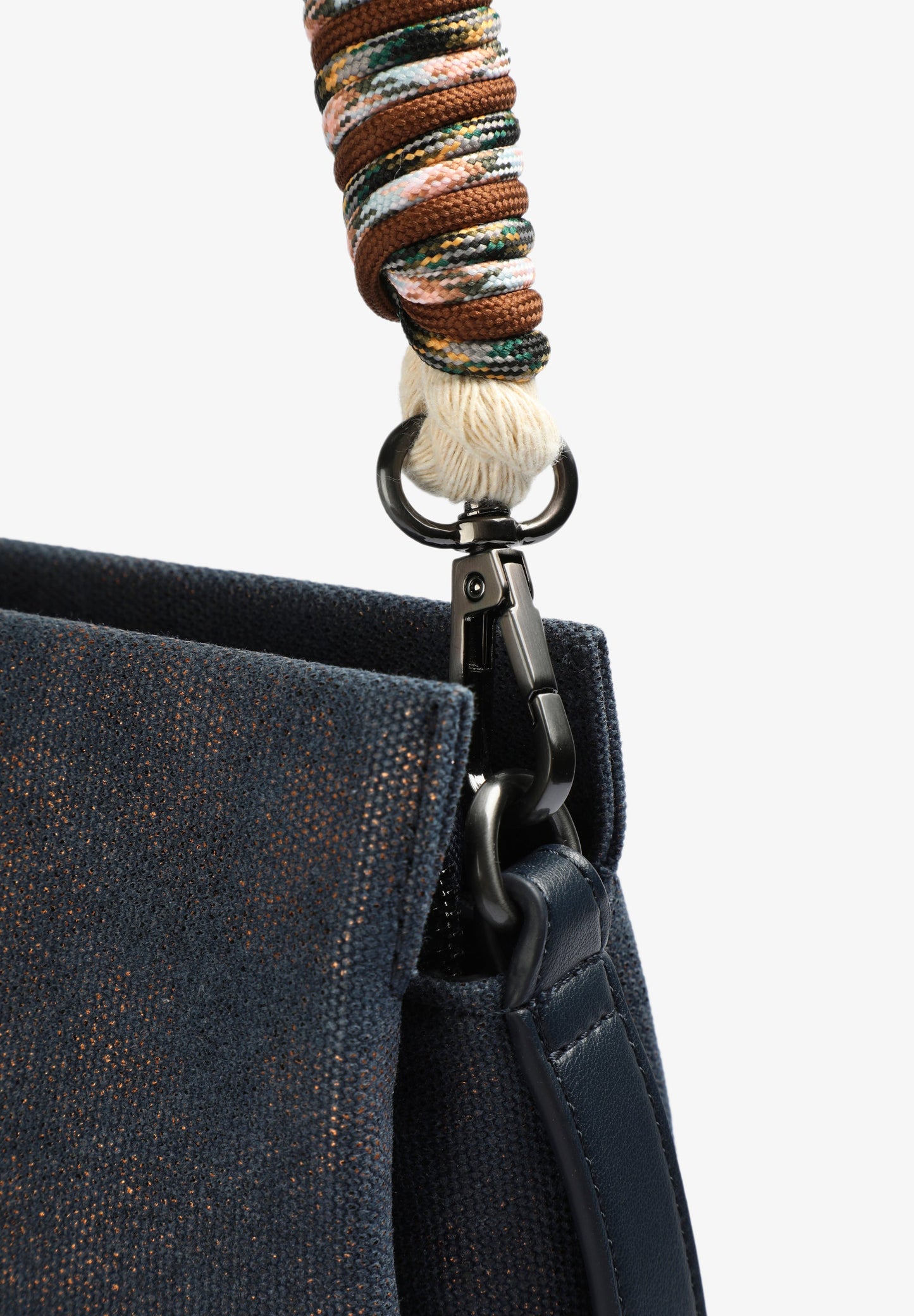 BOLSA IRIDESCENTE DE ALÇA ENTRANÇADA