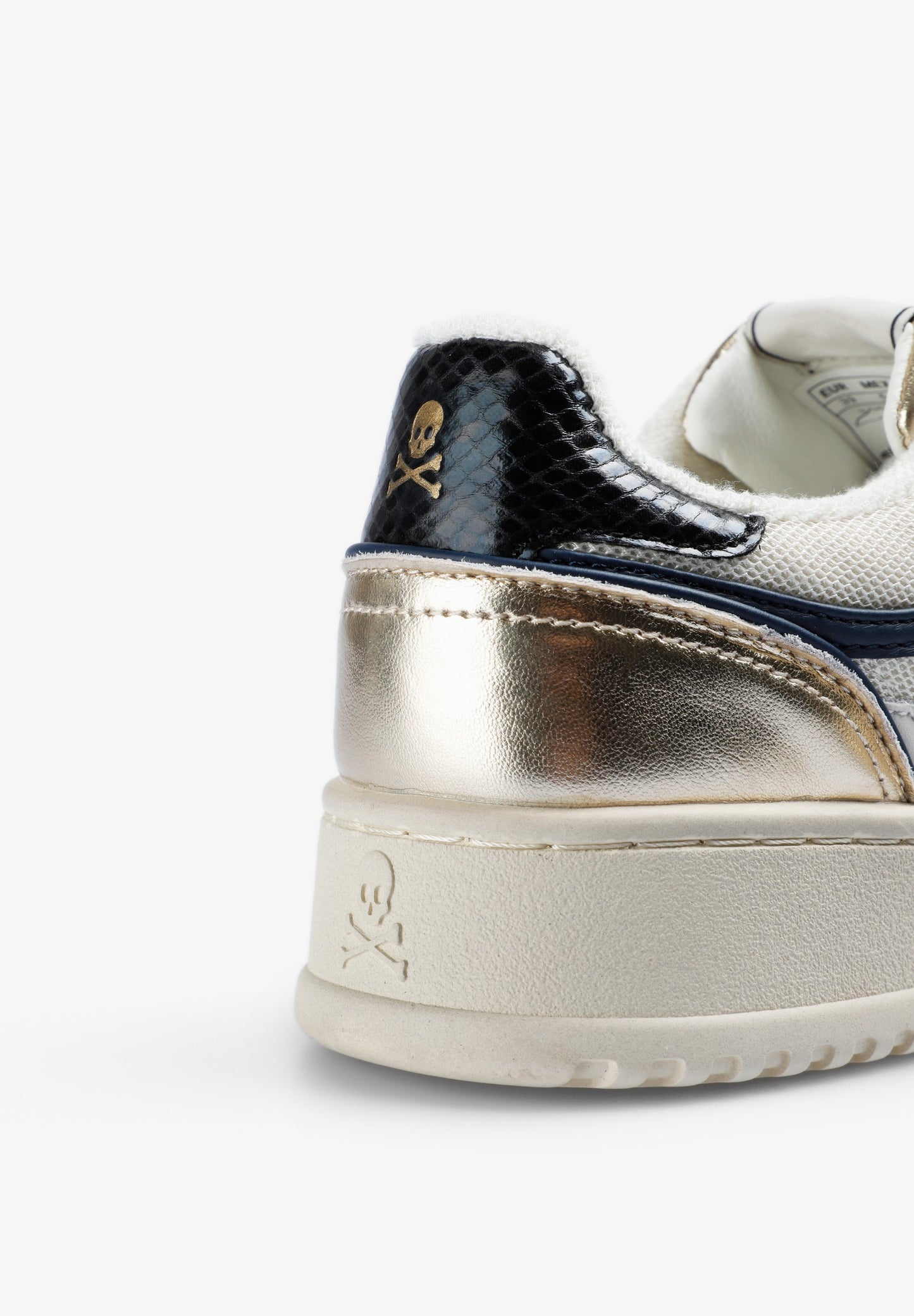 SAPATILHAS COM SKULL A CONTRASTAR