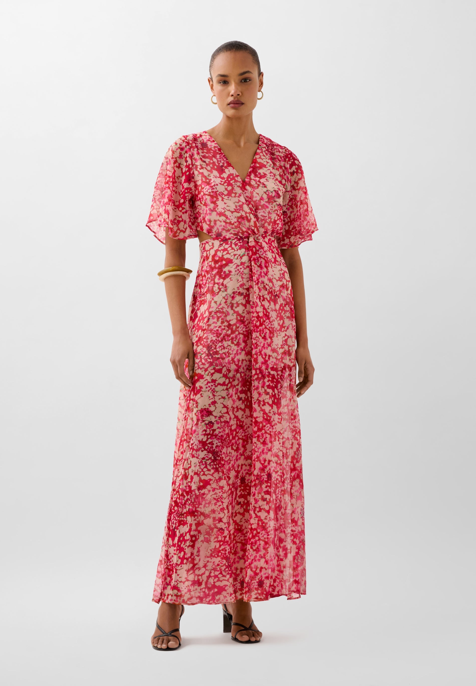 VESTIDO COM PADRÃO FLUIDO